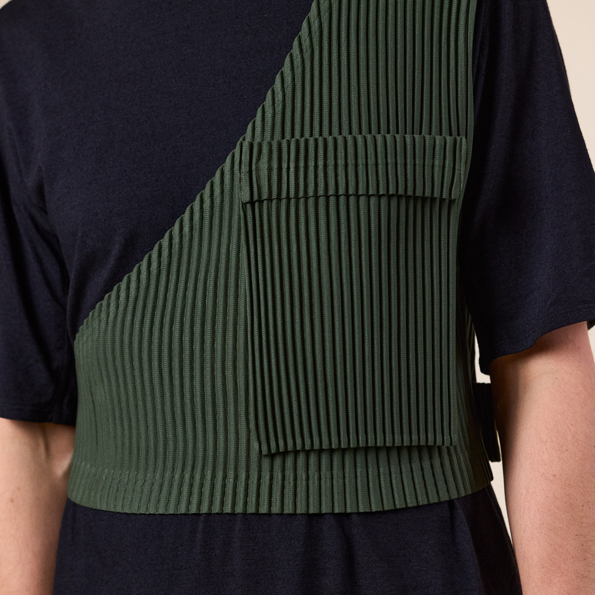 Homme Plissé Issey Miyake - Painters Gear Vest - Duomo Door Green