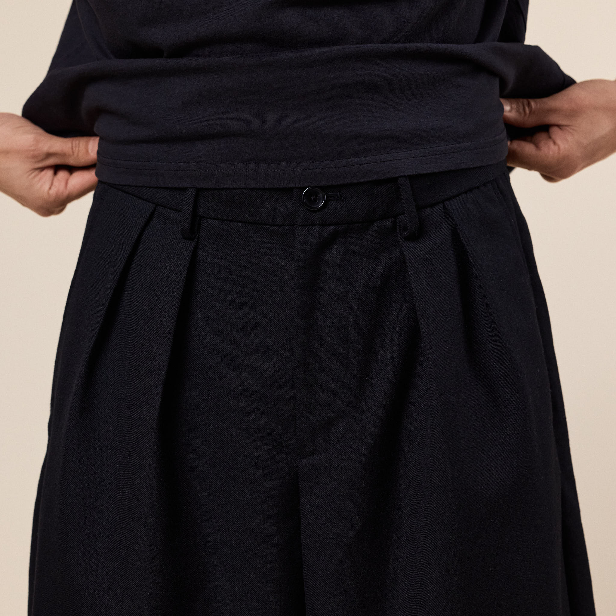 BEAMS - Slacks Wide Shorts - Black