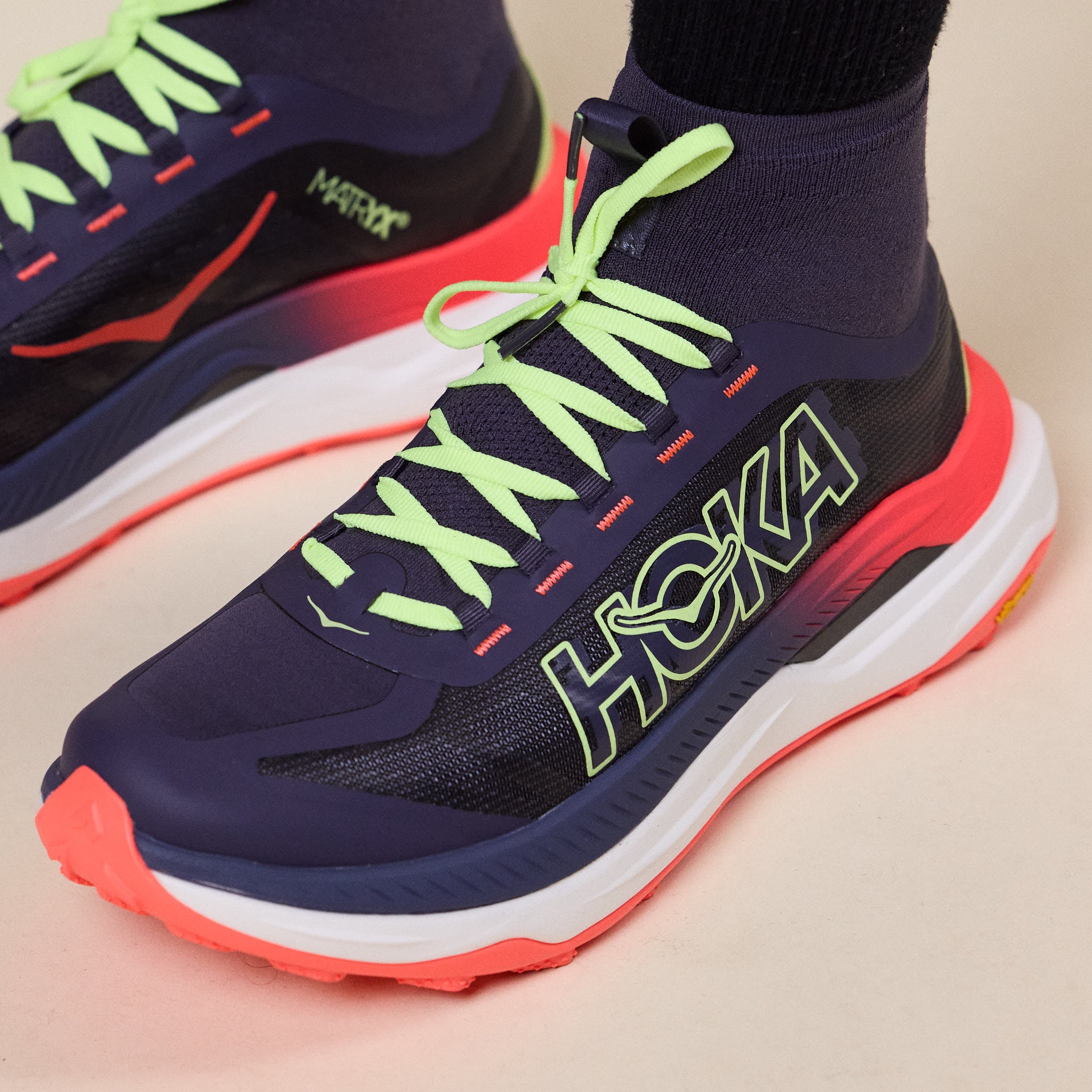 HOKA - Tecton X3 - Squid Ink / Neon Flame