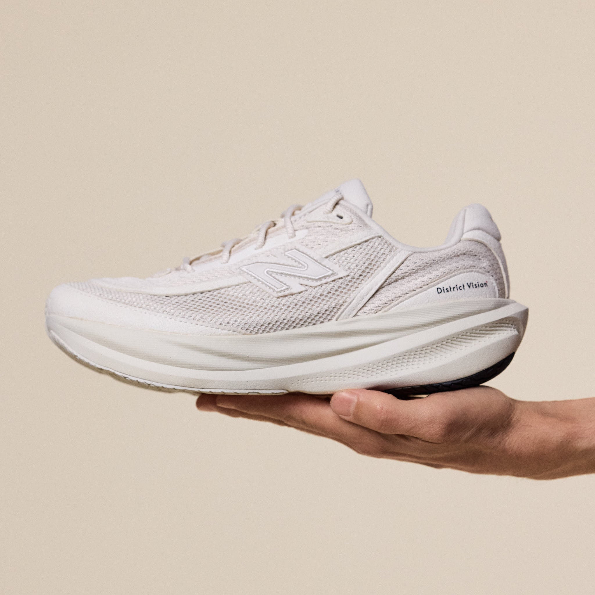 New Balance x District Vision - 1080v15 - Linen With Black