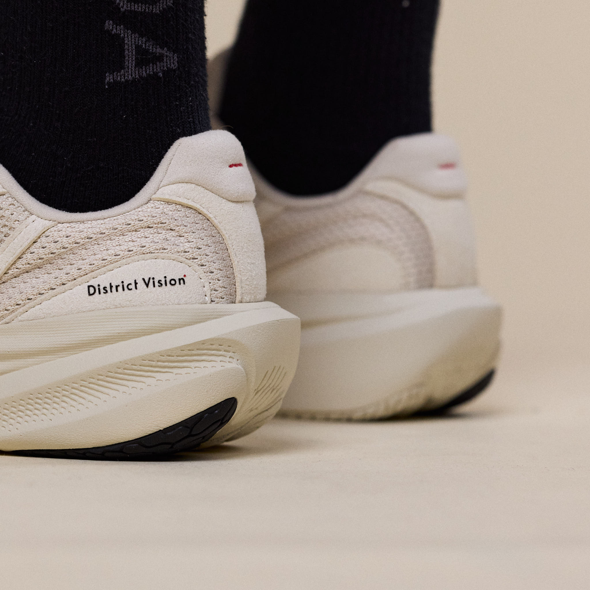 New Balance x District Vision - 1080v15 - Linen With Black