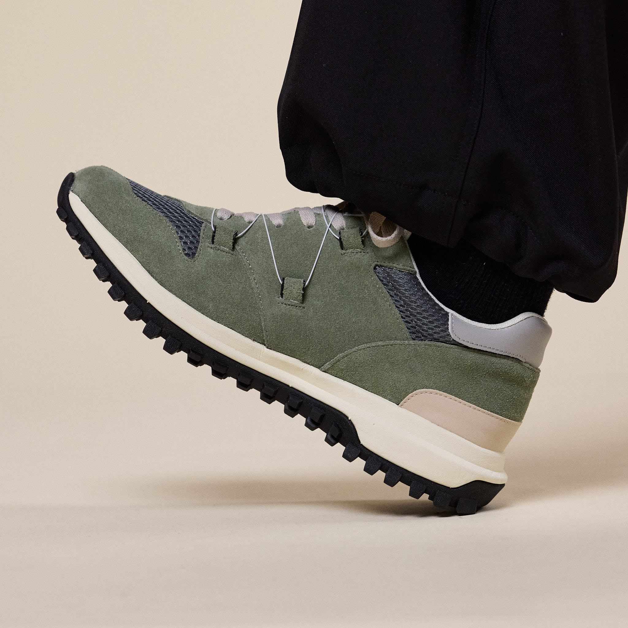 Playground Japan - The Naughty Trainer - Grey Green