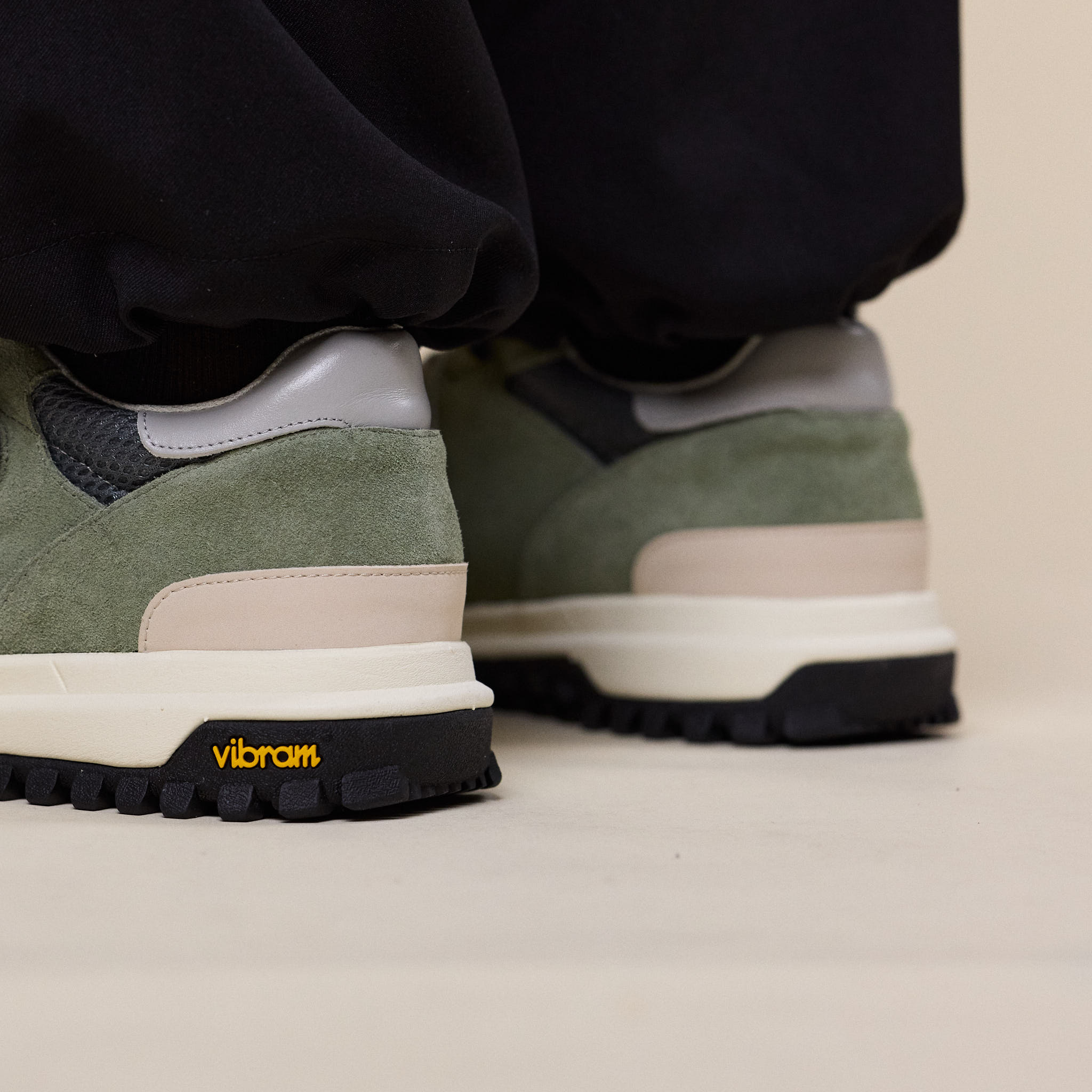 Playground Japan - The Naughty Trainer - Grey Green