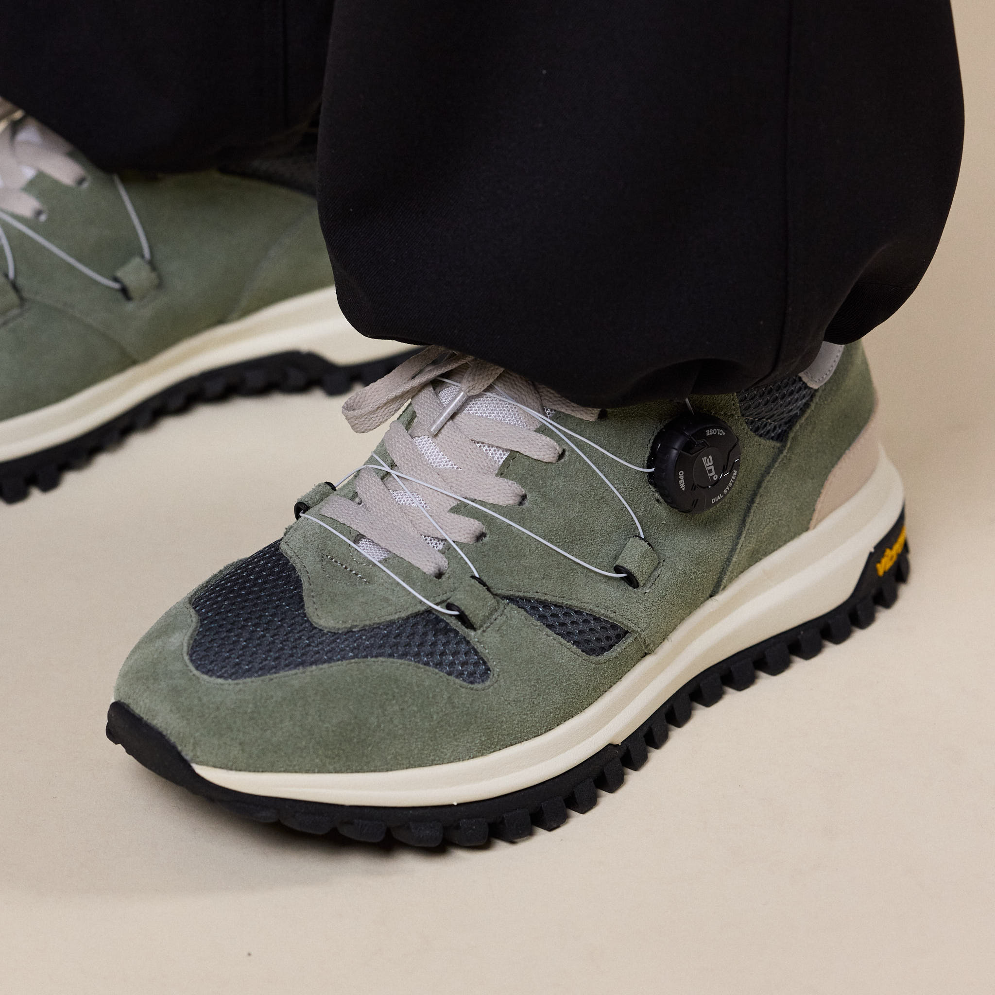 Playground Japan - The Naughty Trainer - Grey Green