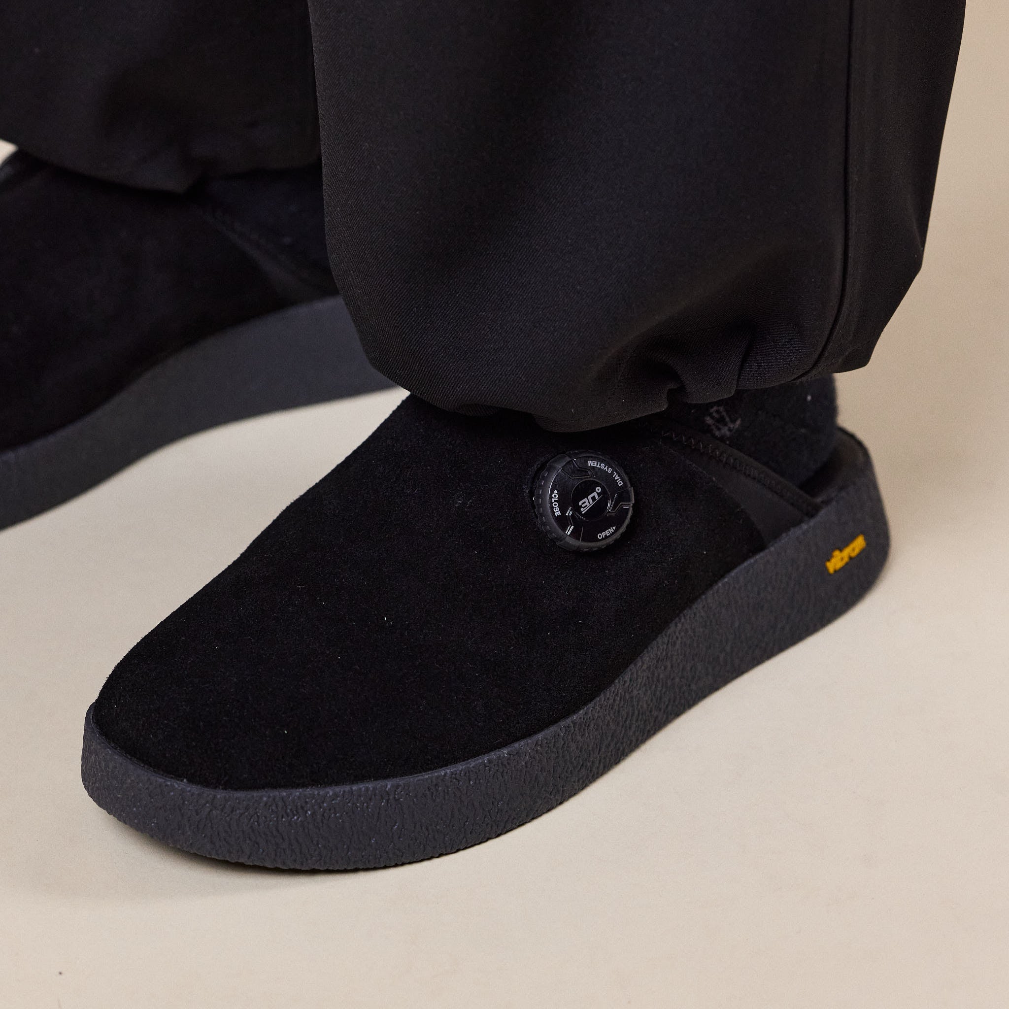 Playground Japan - Empty Sandals - Black