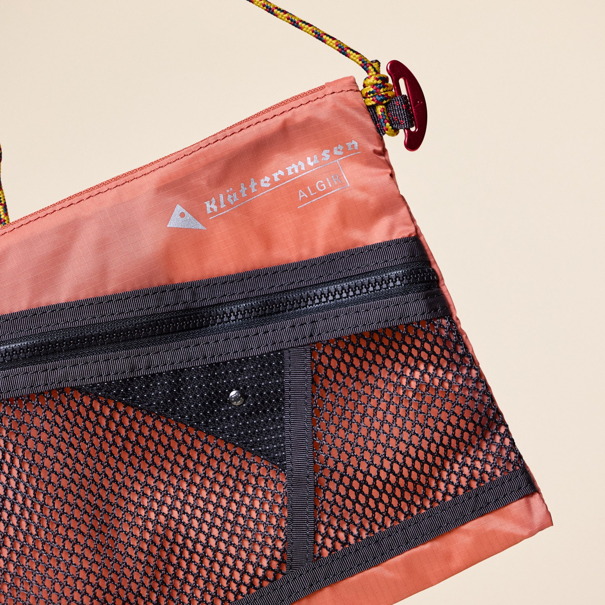 Klättermusen - Algir Accessory Bag Medium - Cloud Berry