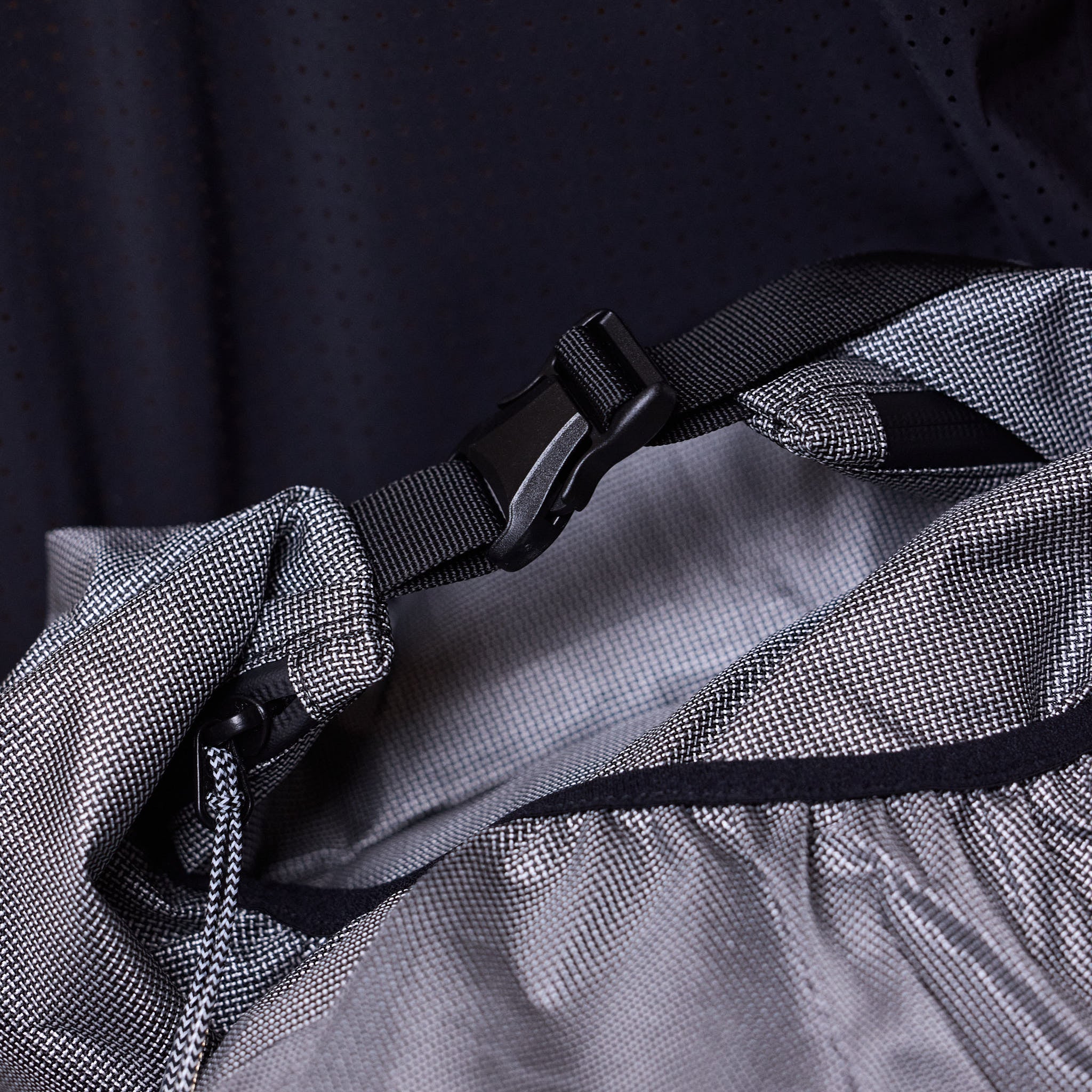 Roa Hiking - Yuna Dyneema Crossbody Bag - Black