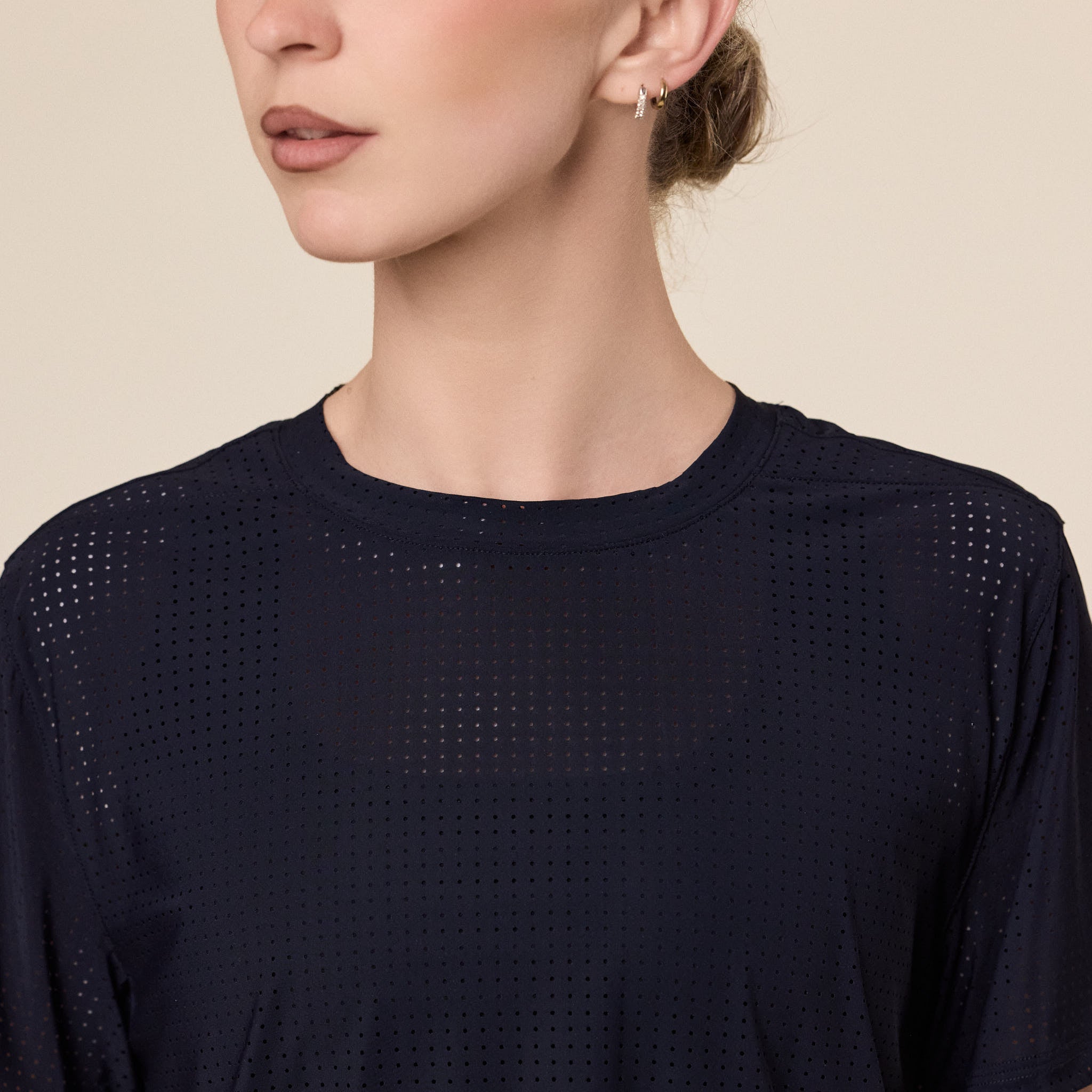 Literary Sport - Magda Perforated Run T-Shirt - Black