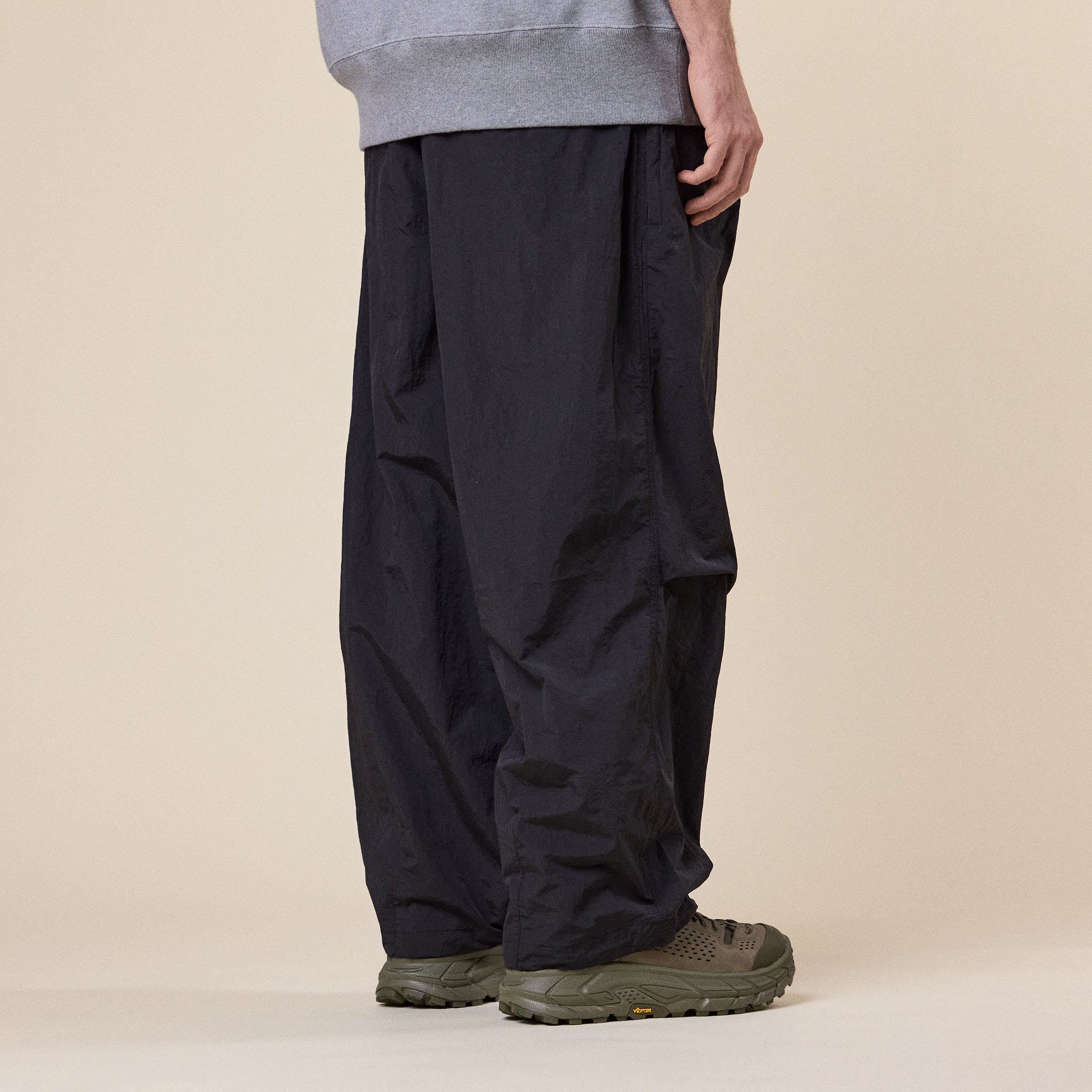 Anglan - Nylon Tuck Belt String Balloon Pants - Black