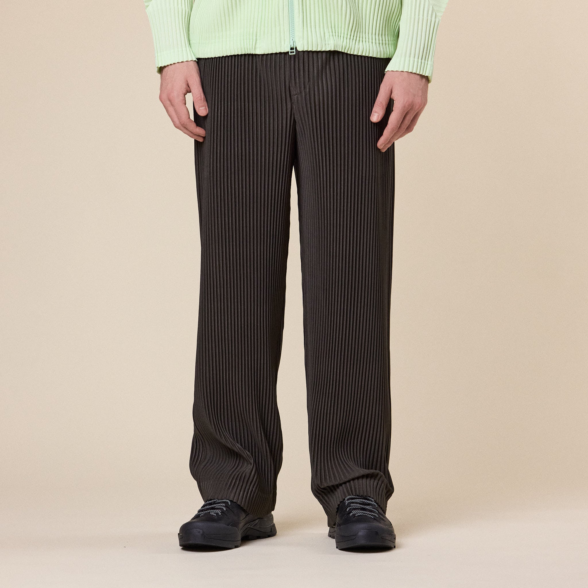 Homme Plissé Issey Miyake - Monthly Colours Trousers - Shade Greyish Brown