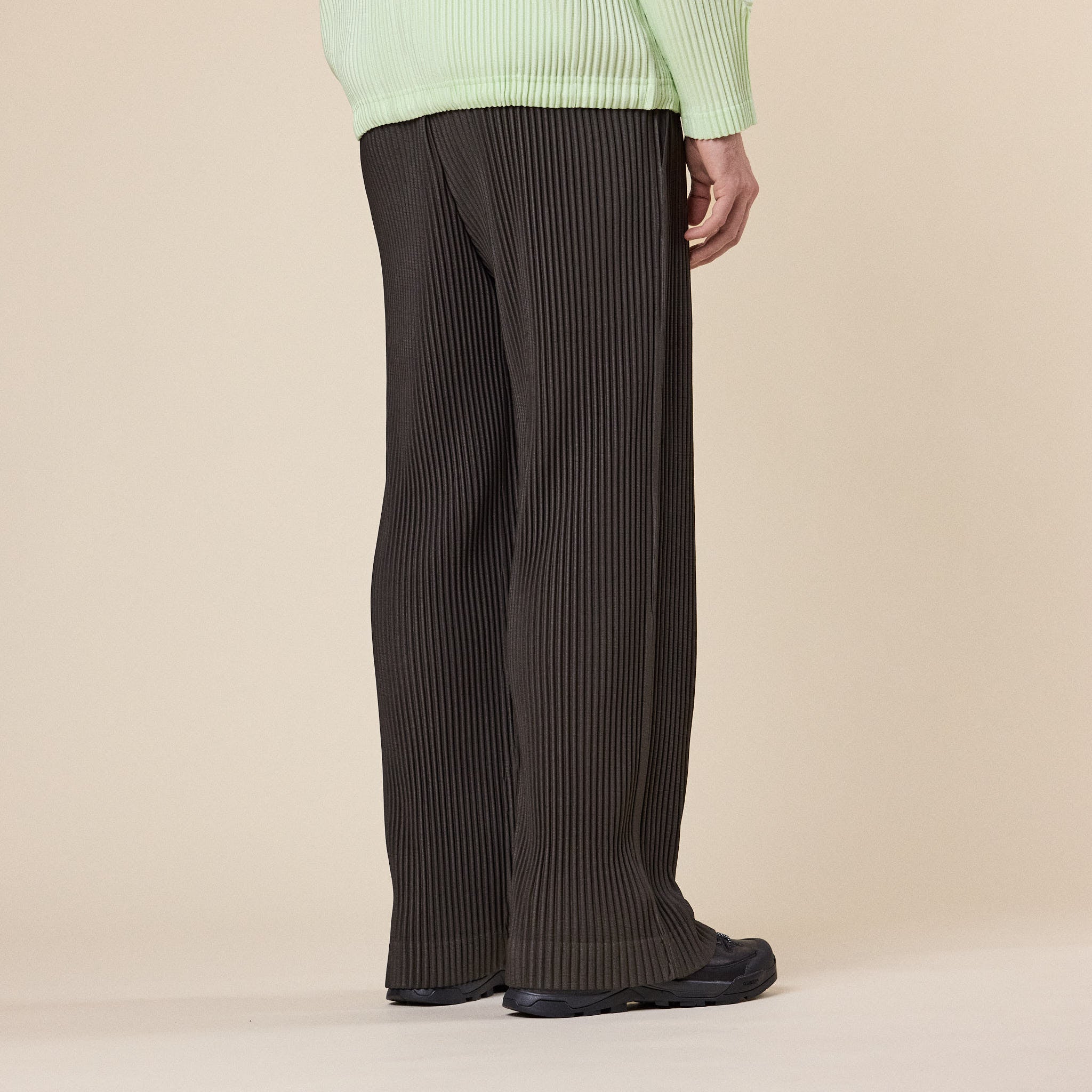 Homme Plissé Issey Miyake - Monthly Colours Trousers - Shade Greyish Brown
