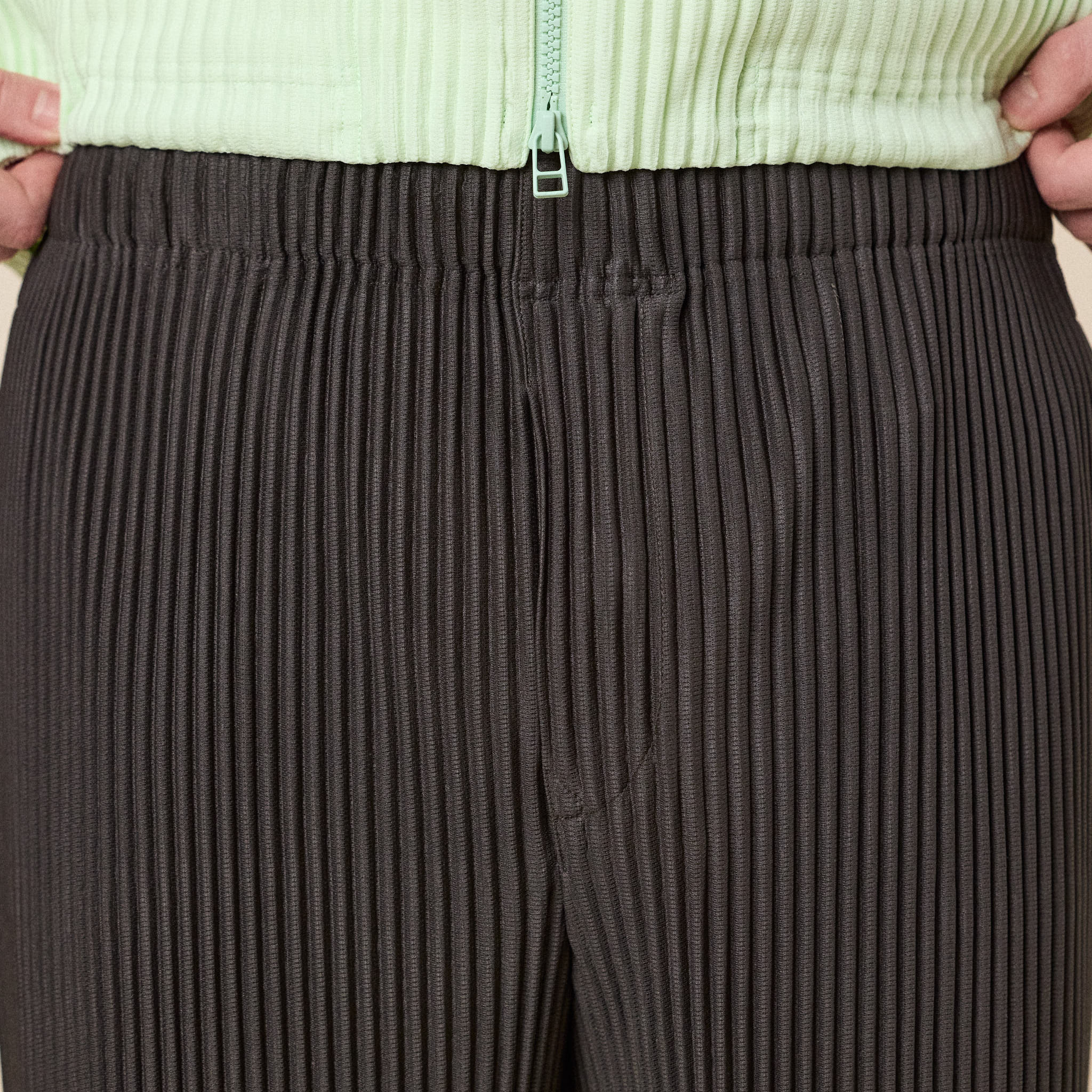 Homme Plissé Issey Miyake - Monthly Colours Trousers - Shade Greyish Brown
