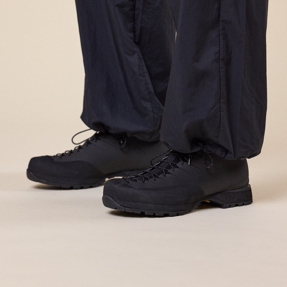 Demon x Houdini - Silvestre Approach Shoe - Antracite Black