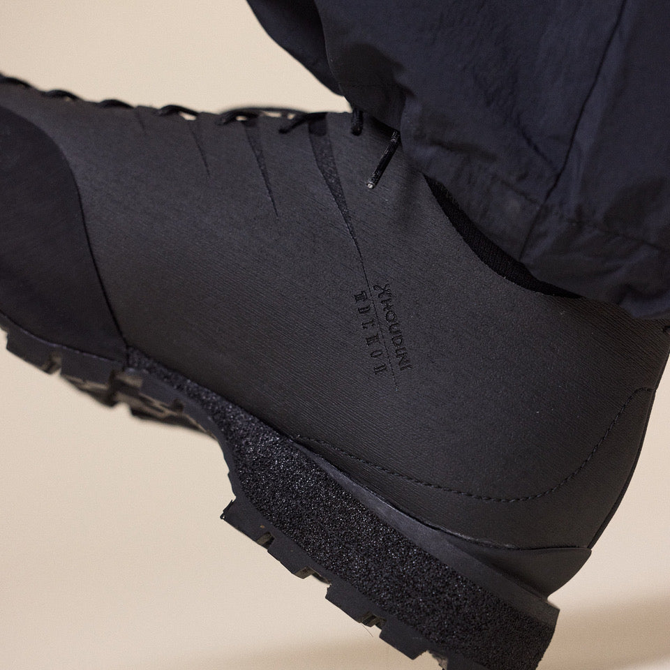 Demon x Houdini - Silvestre Approach Shoe - Antracite Black