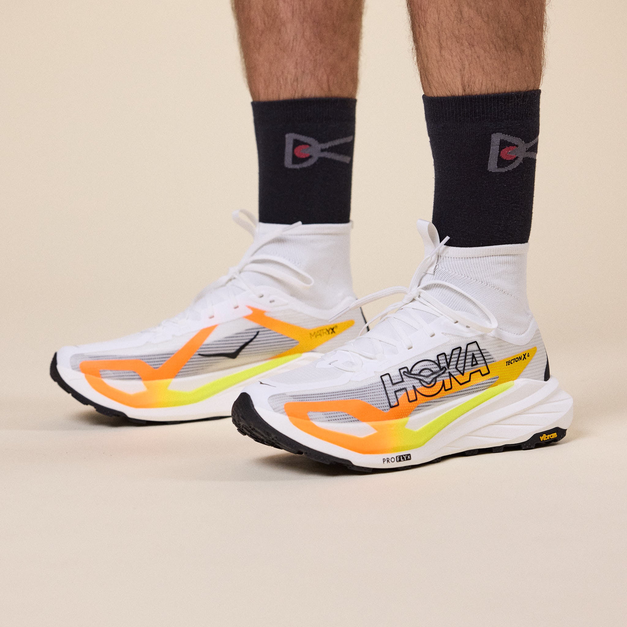 HOKA - Tecton X4 - Frost / Neon Tangerine