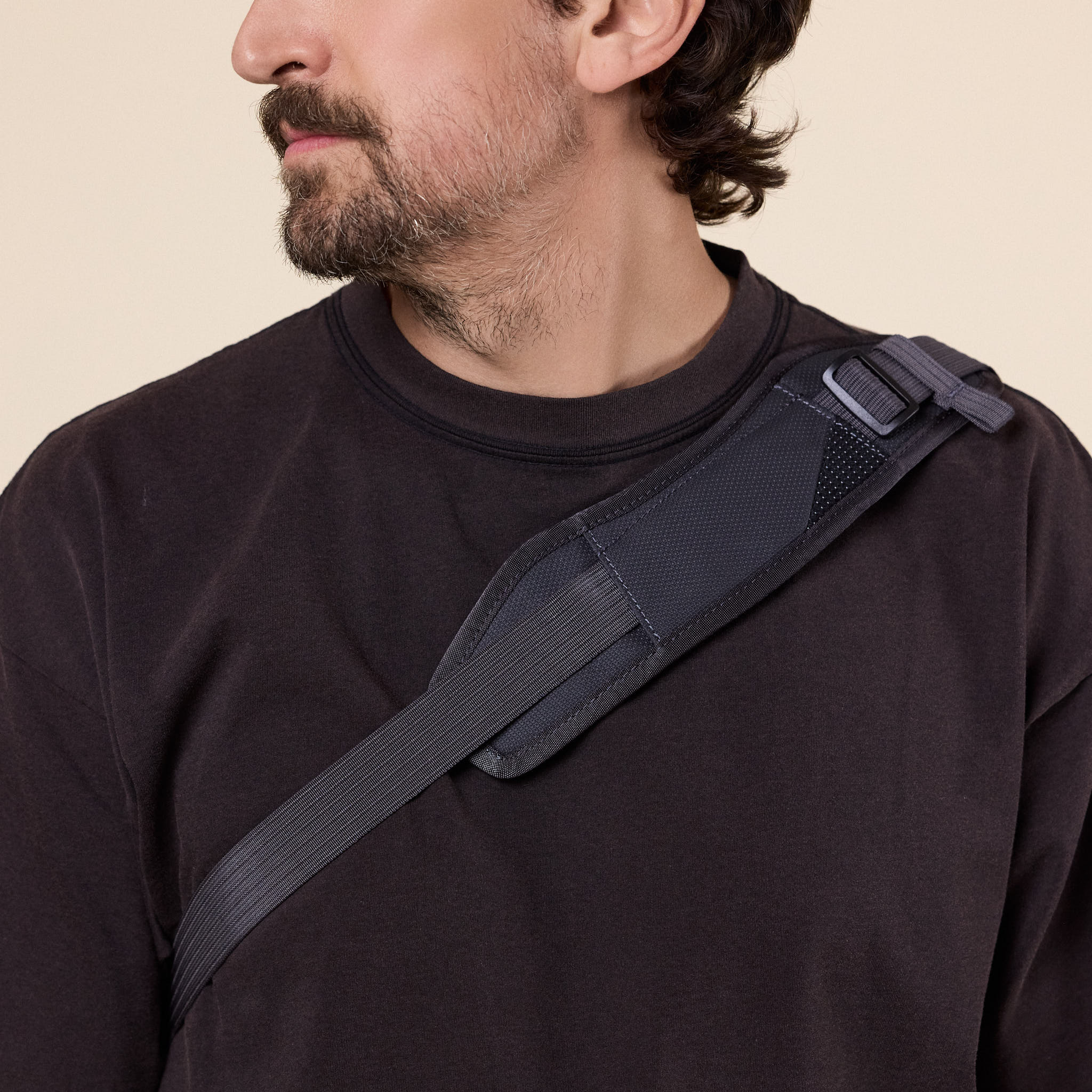 Klättermusen - Gaut Messenger Bag 8L - Raven Black