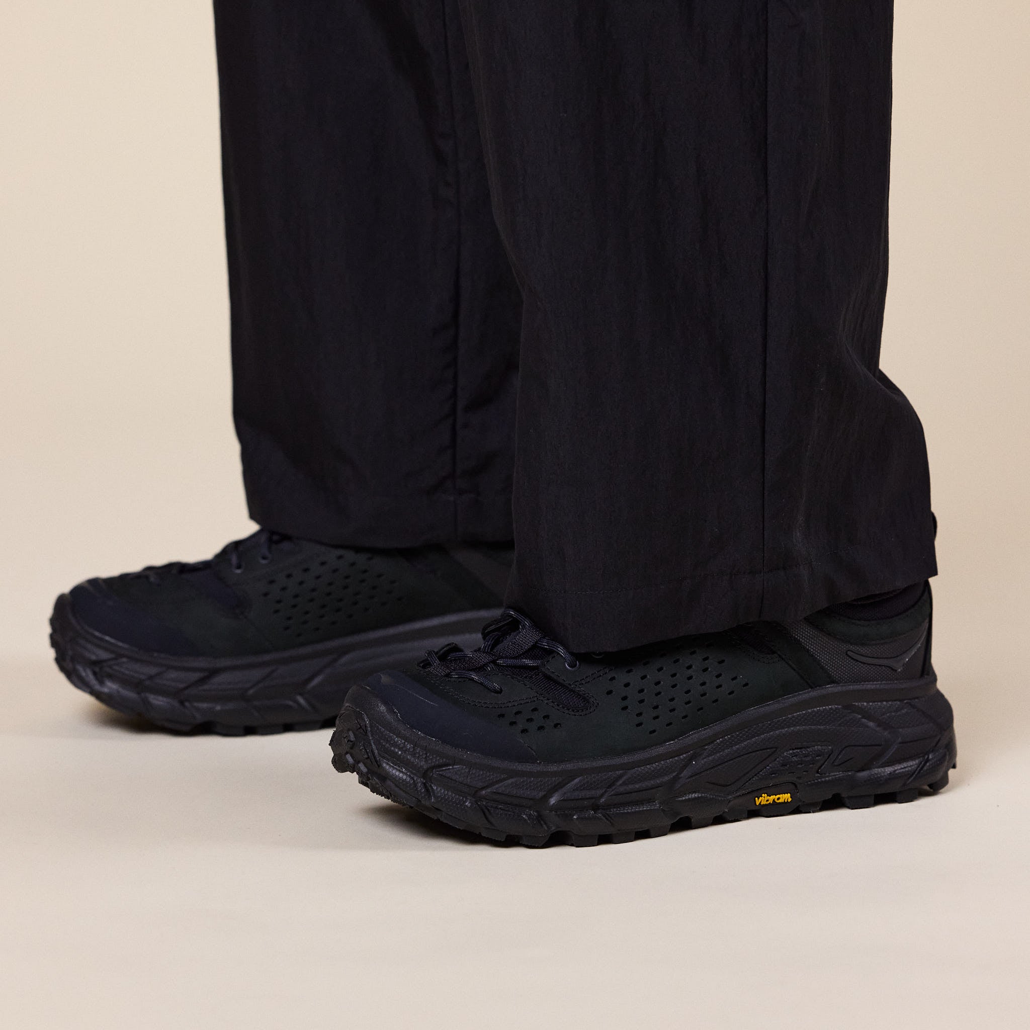 HOKA - Tor Ultra Lo Hiking Shoe - Black / Black