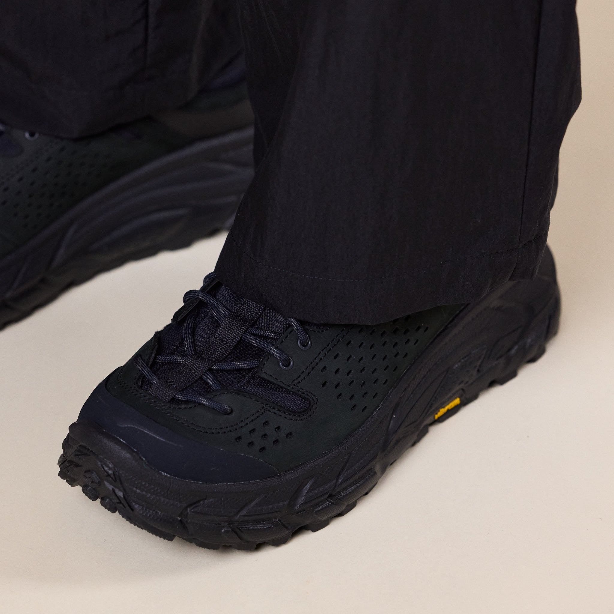 HOKA - Tor Ultra Lo Hiking Shoe - Black / Black
