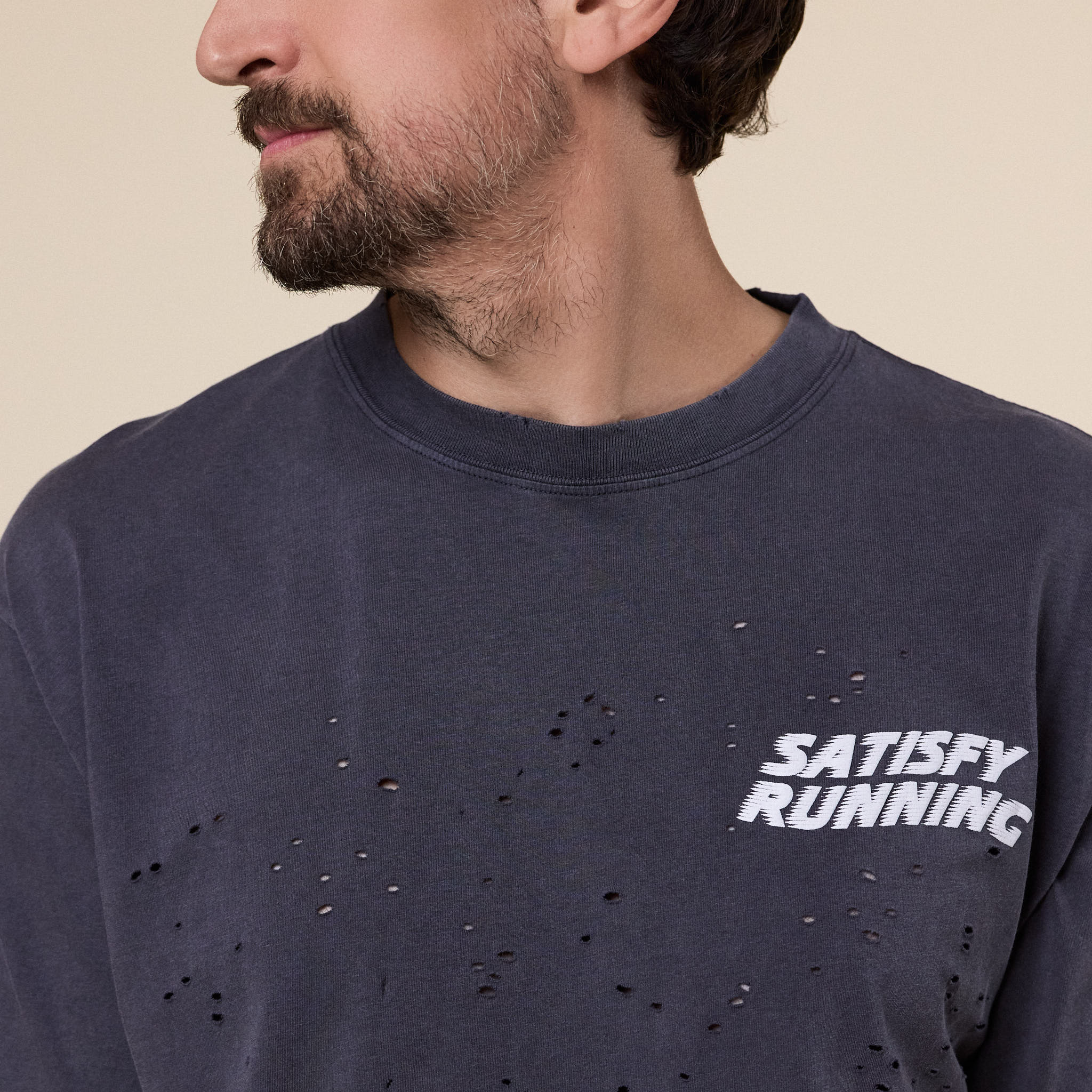 Satisfy Running - MothTech™ T‑Shirt - Aged Black