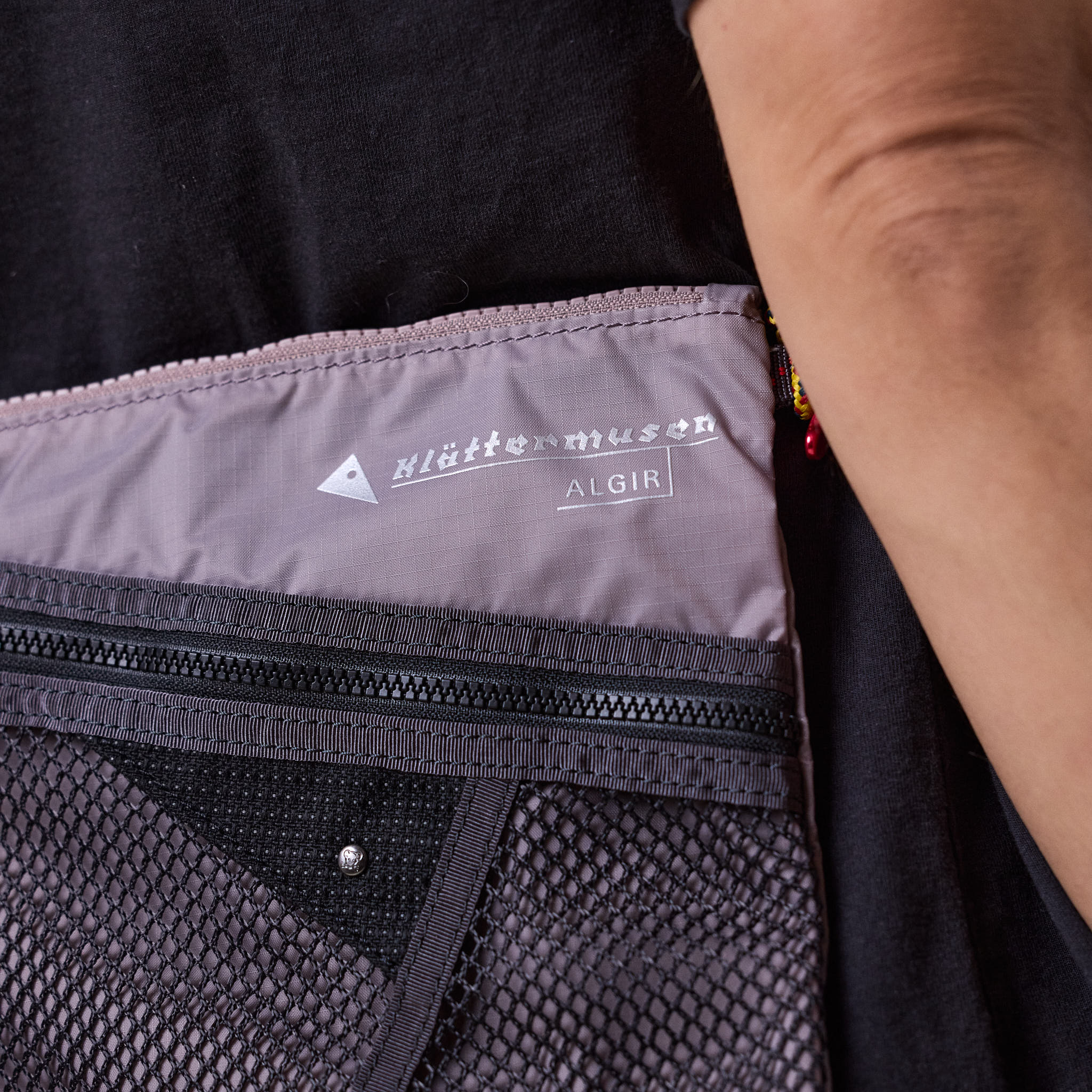 Klättermusen - Algir Accessory Bag Medium - Purple Dove