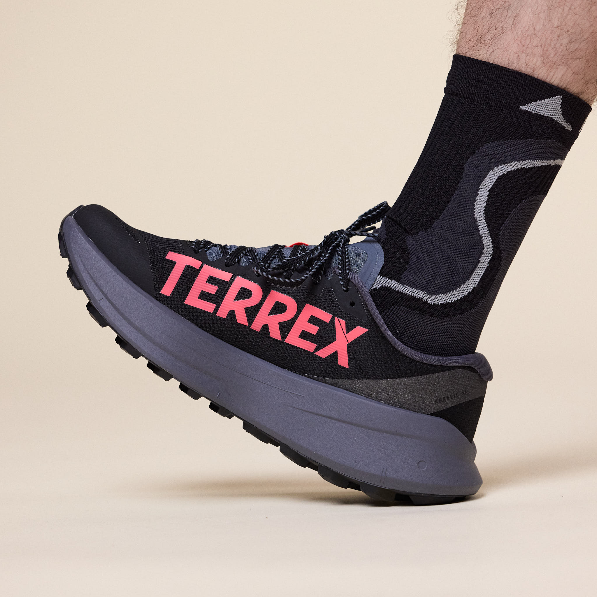Adidas - Terrex Agravic SL - Core Black / Solar Turbo / Aurora Onix