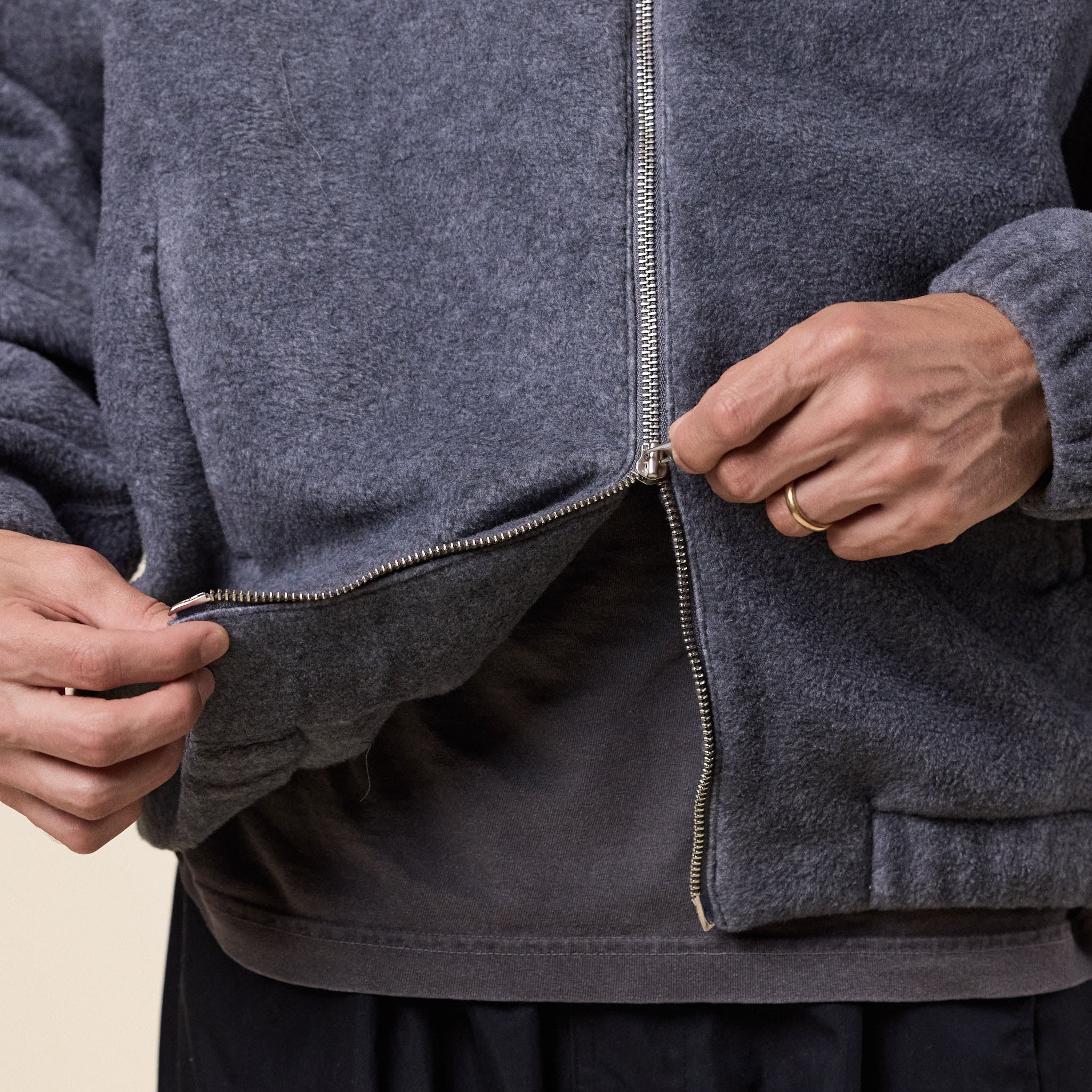 Greg Laboratory - Adaptable Full-Zip - Charcoal