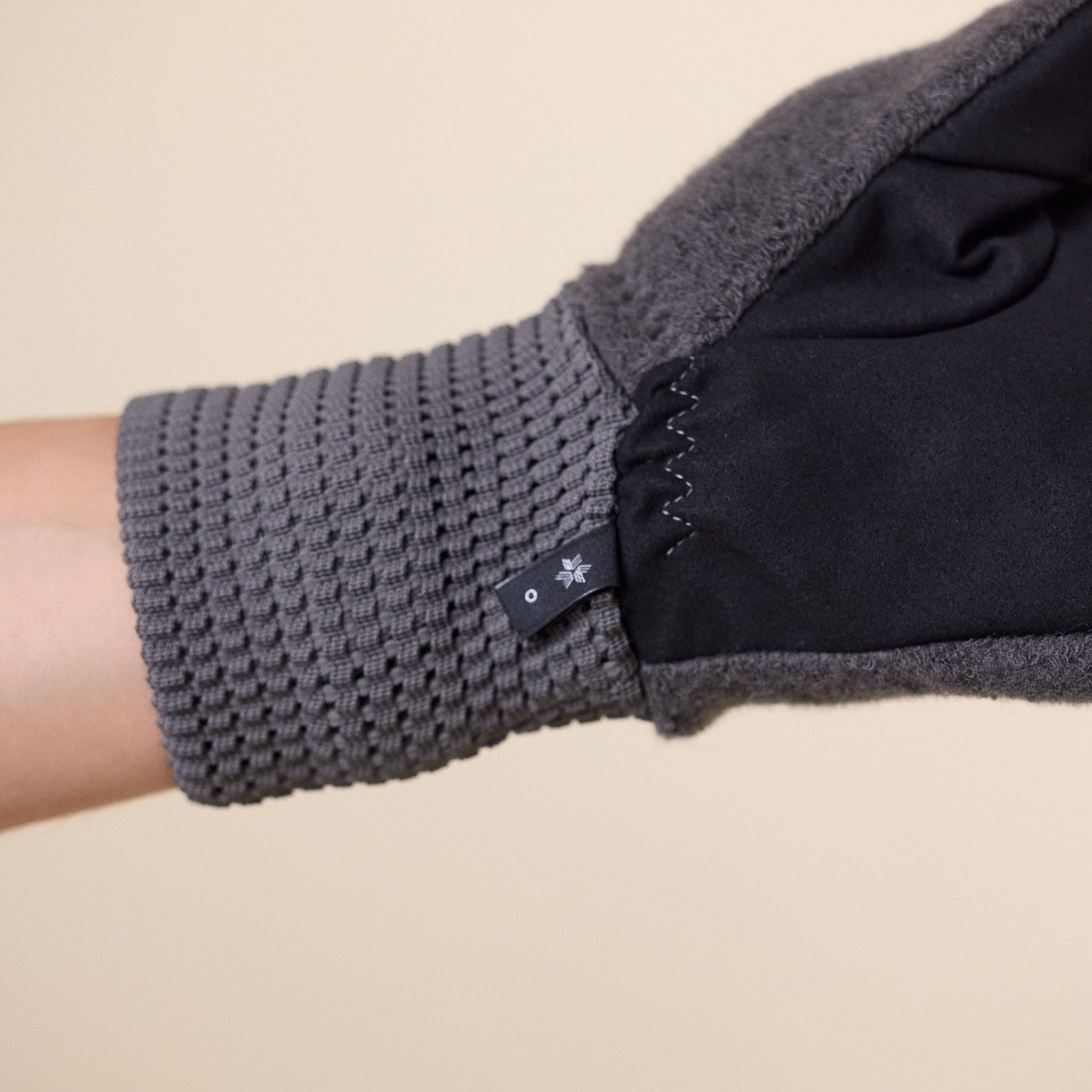 Goldwin 0 - Wool Fleece Gloves - Dark Lava
