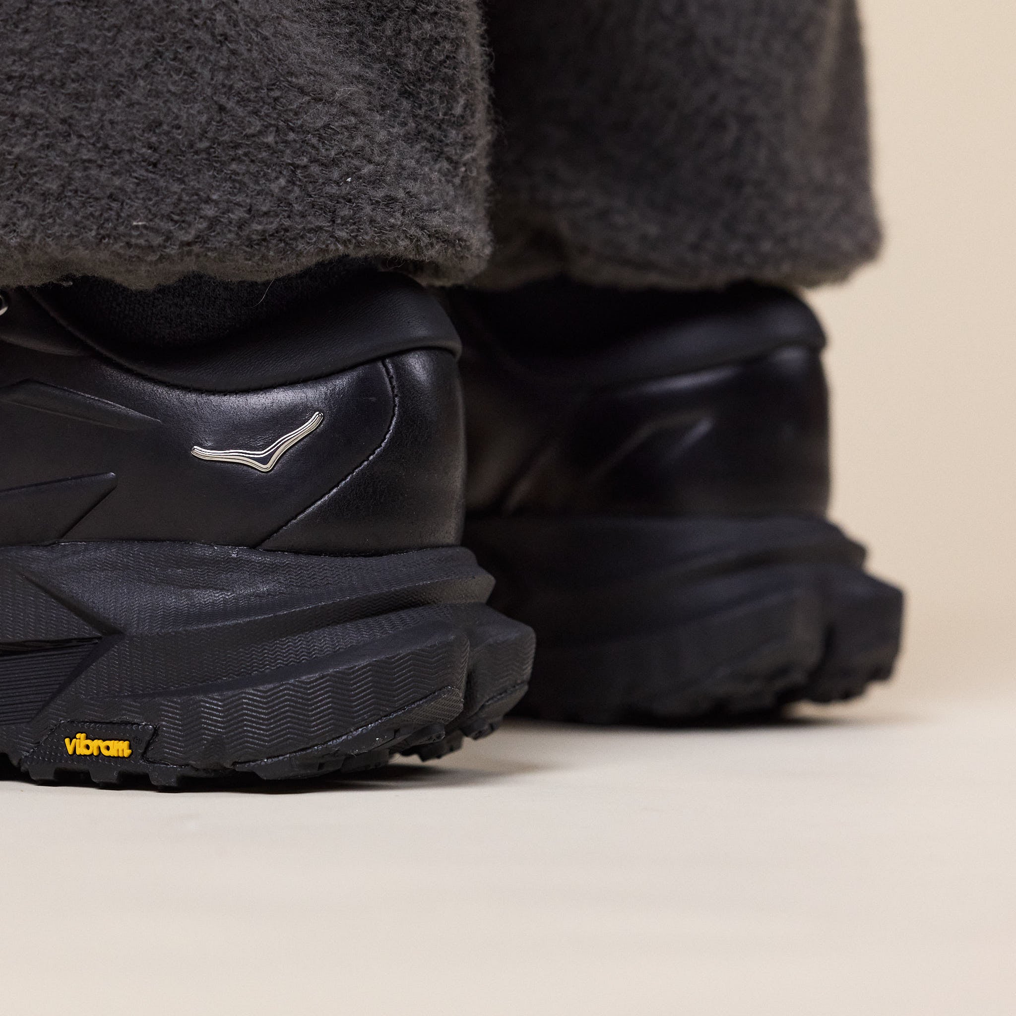HOKA - Elite Terrain System Mafate X - Black / Black