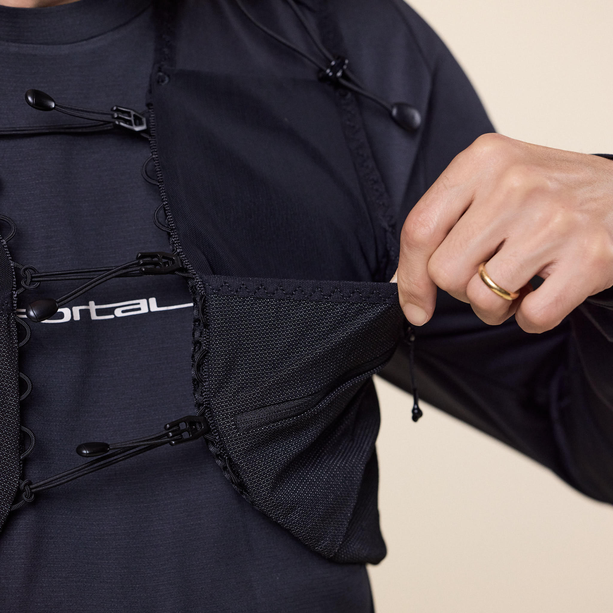 Portal - Passage Cargo Vest - Black Beauty