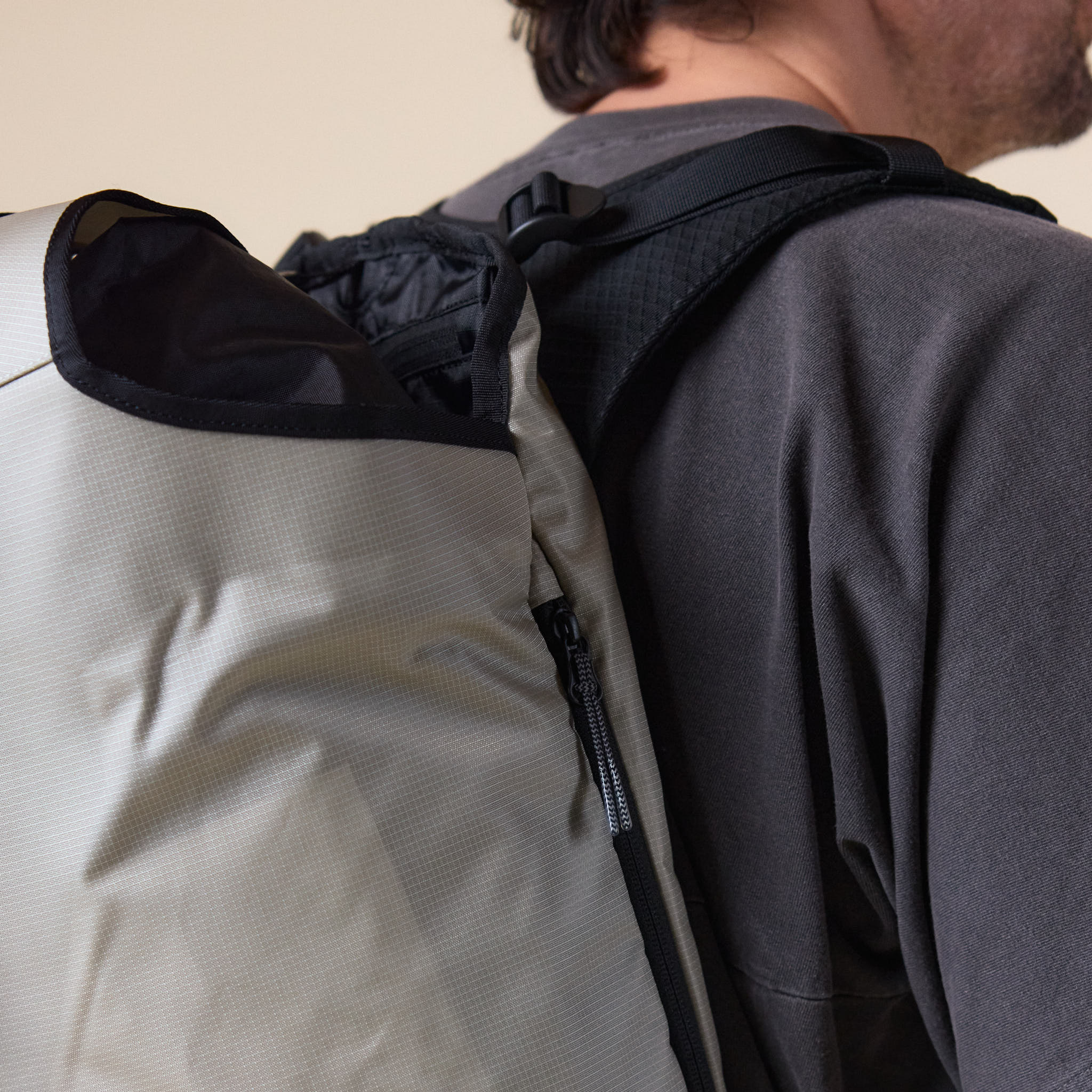 Roa Hiking - Tetsudo Technical Shell Backpack - Beige / Black