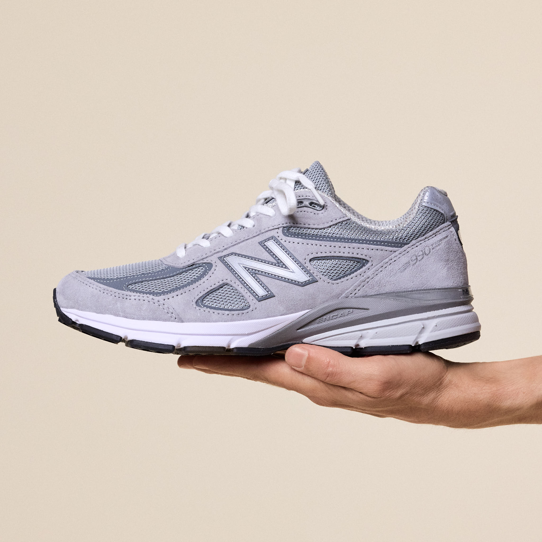 New Balance - Made in USA 990 v4 - Grey
