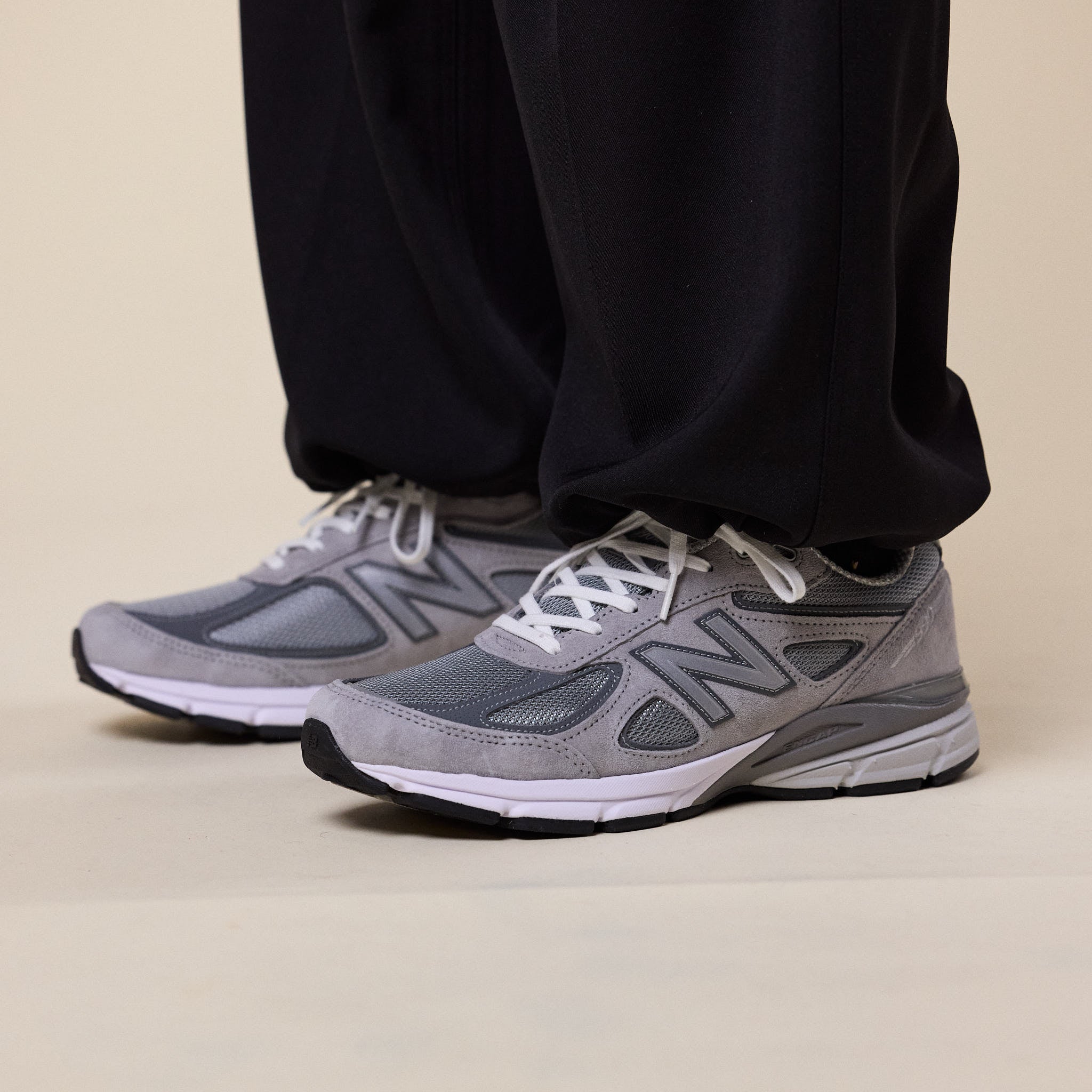 New Balance - Made in USA 990 v4 - Grey