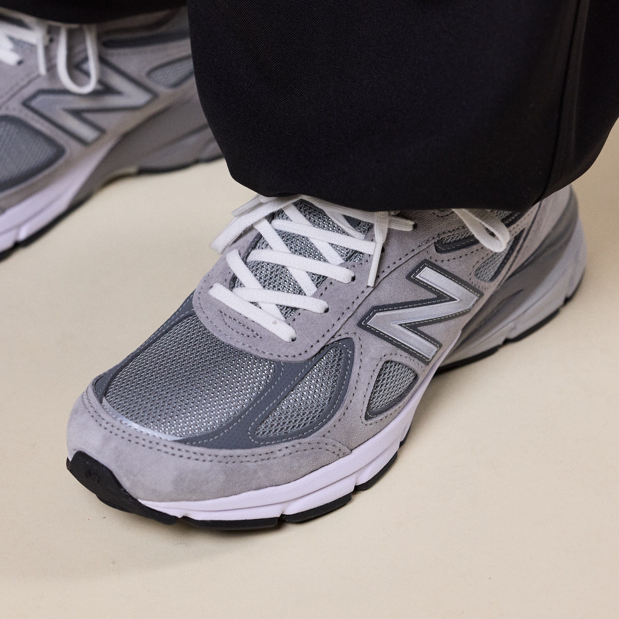 New Balance - Made in USA 990 v4 - Grey