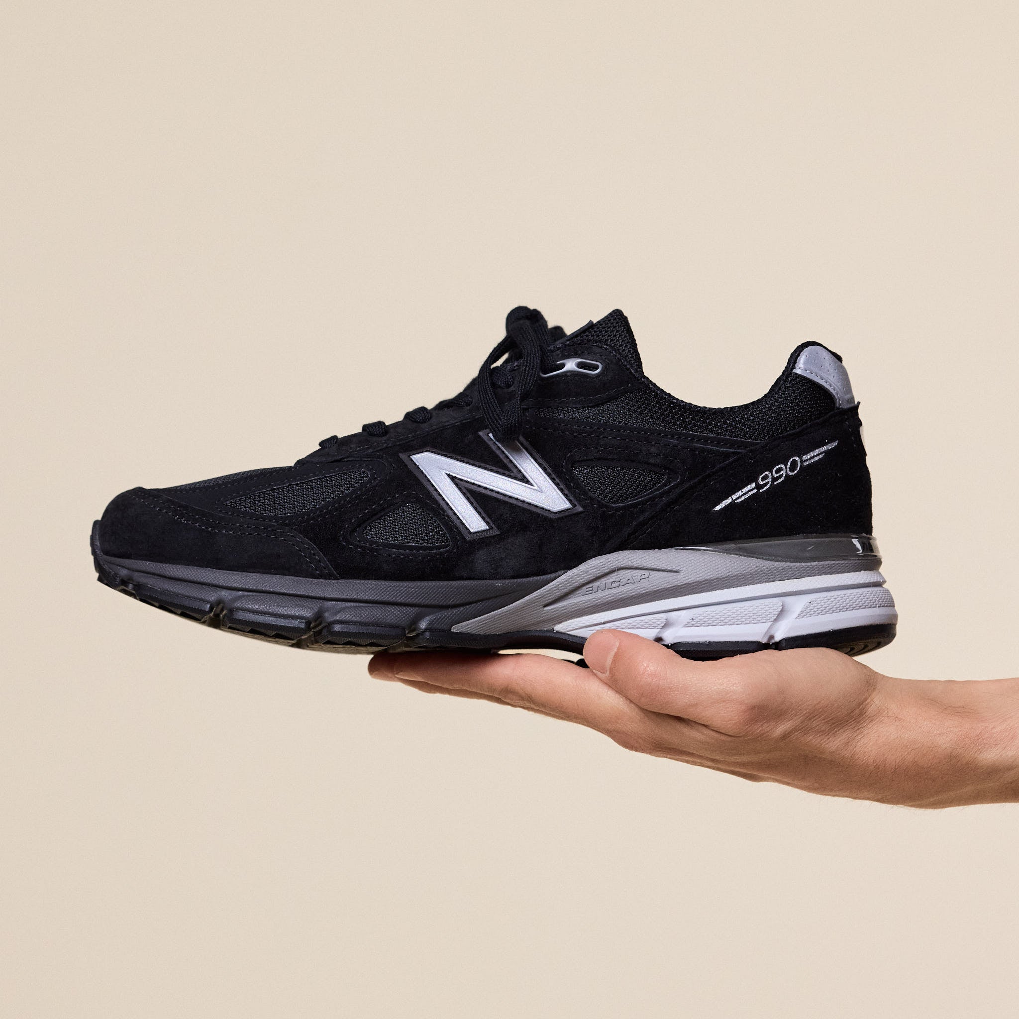 New Balance - Made in USA 990 v4 - Black