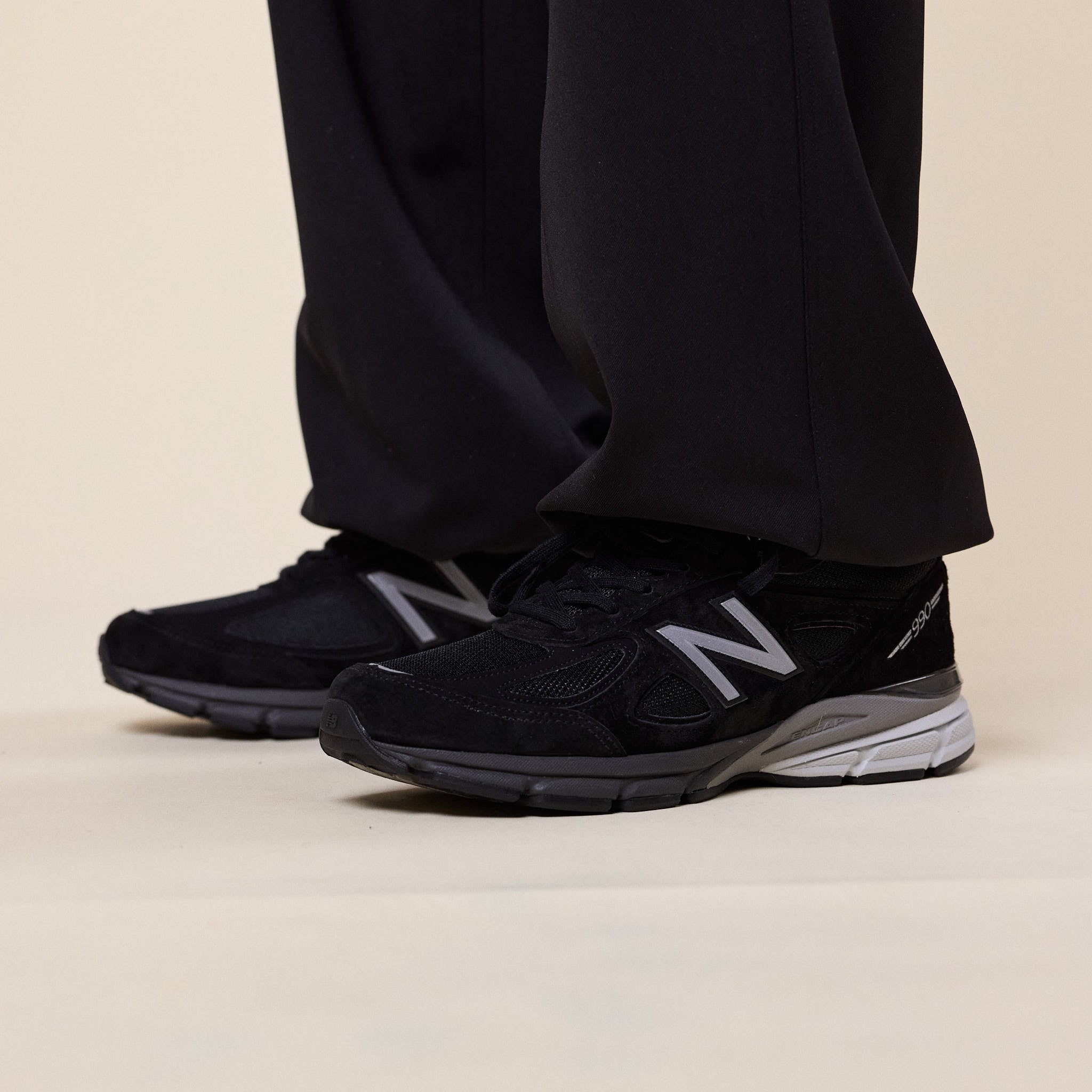 New Balance - Made in USA 990 v4 - Black