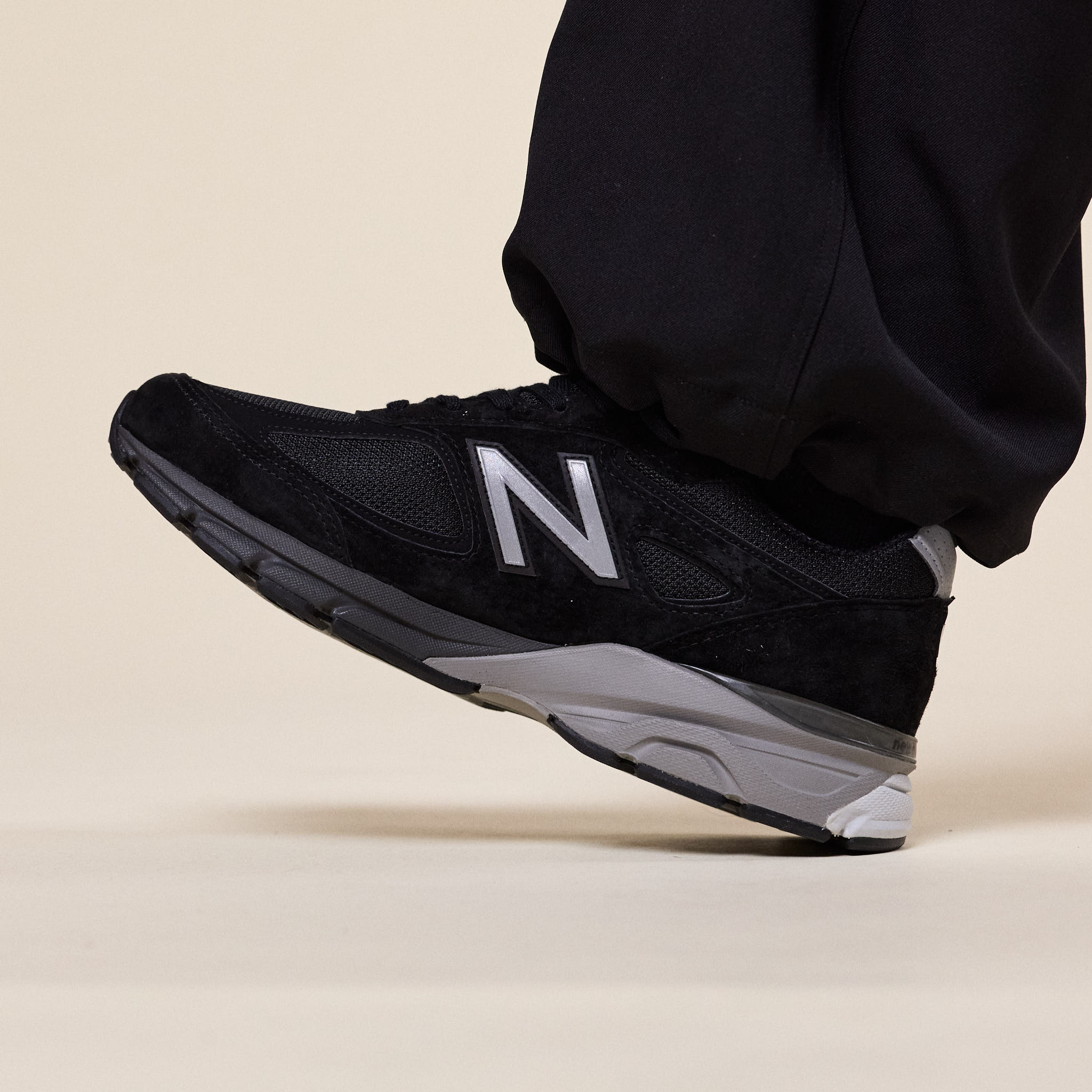 New Balance - Made in USA 990 v4 - Black