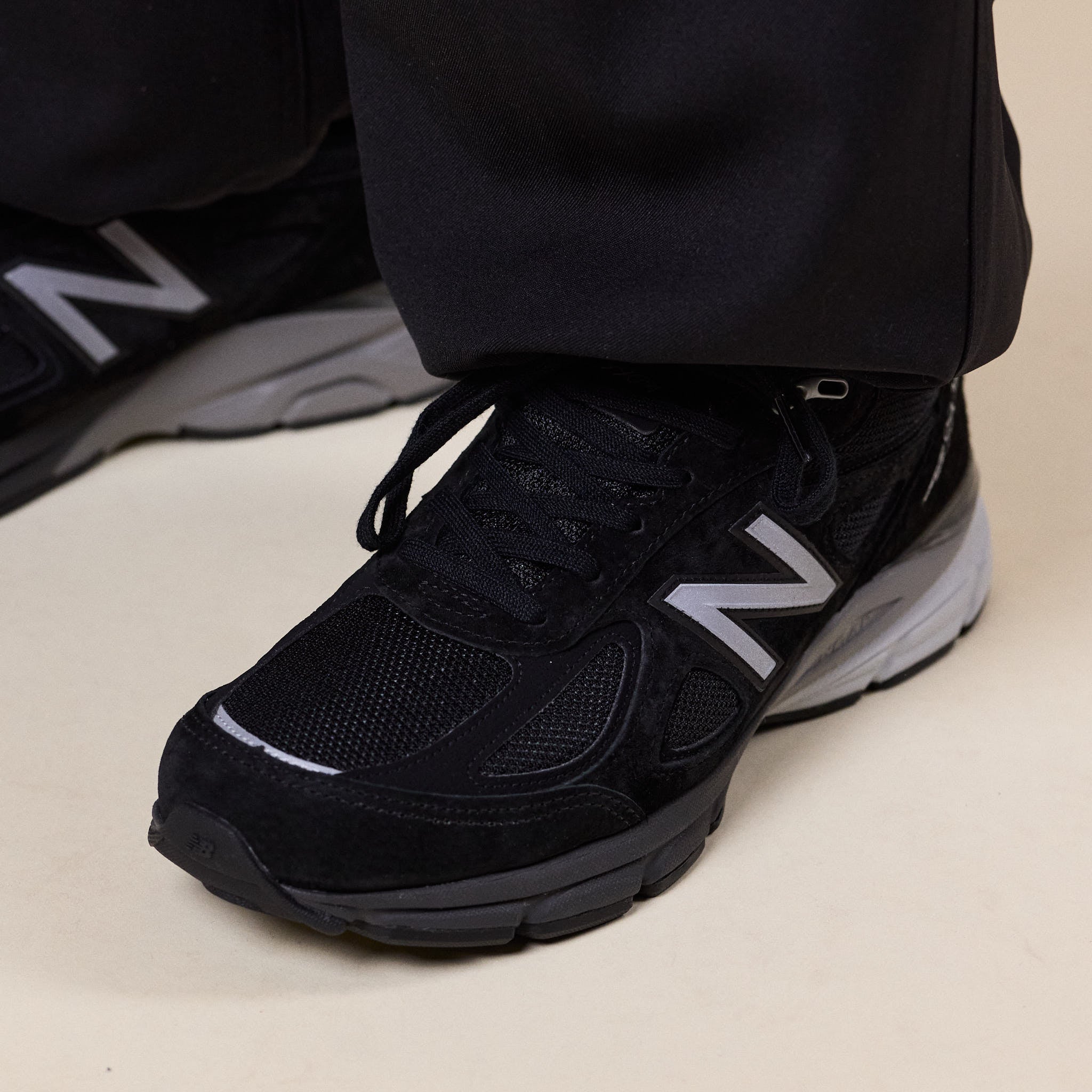 New Balance - Made in USA 990 v4 - Black