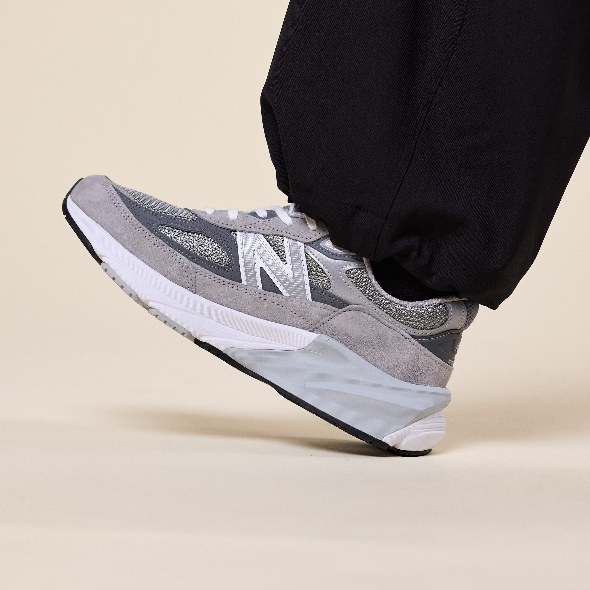 New Balance - Made in USA 990 v6 - Grey