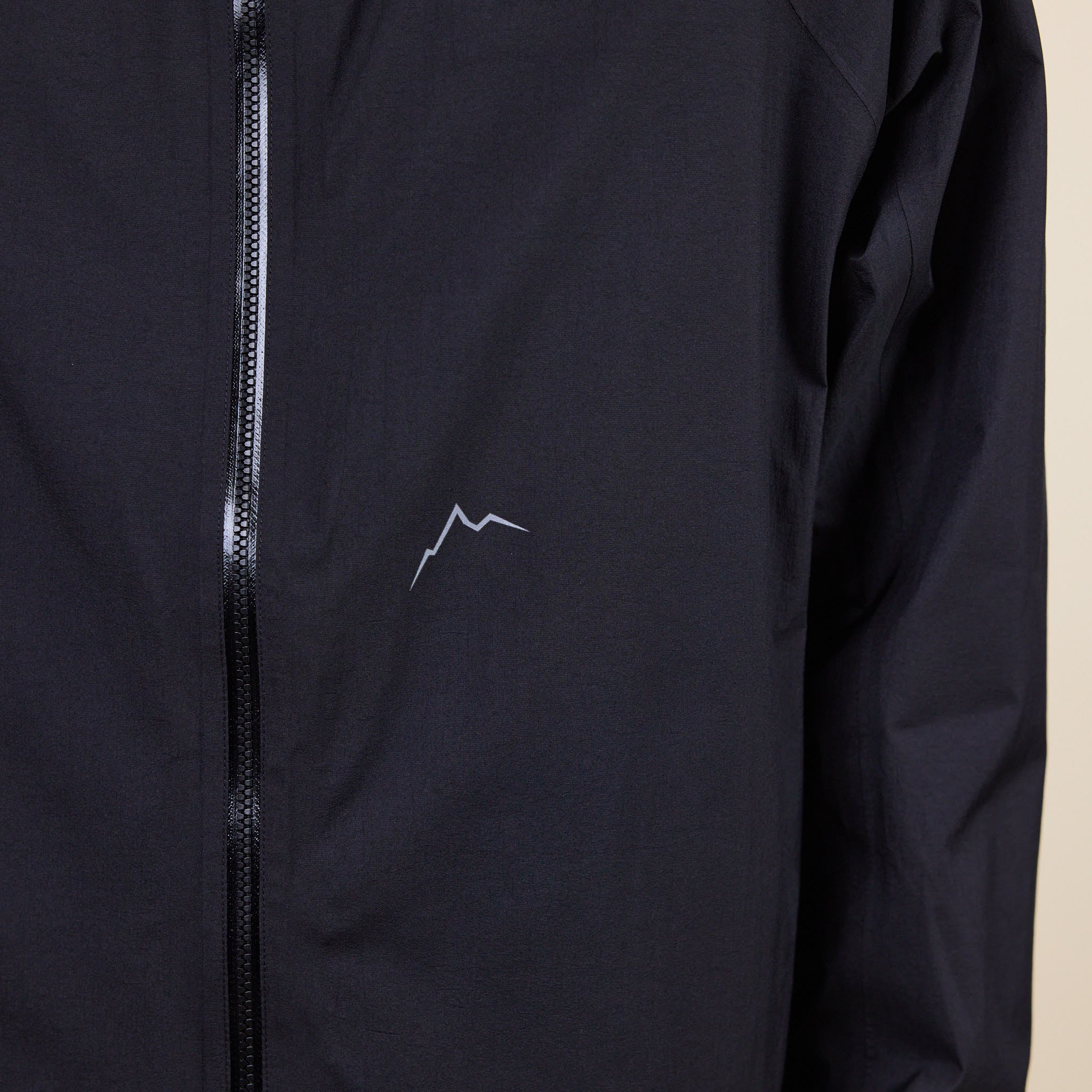 CAYL "Climb As You Love" - Light Trail 3L Jacket - Black
