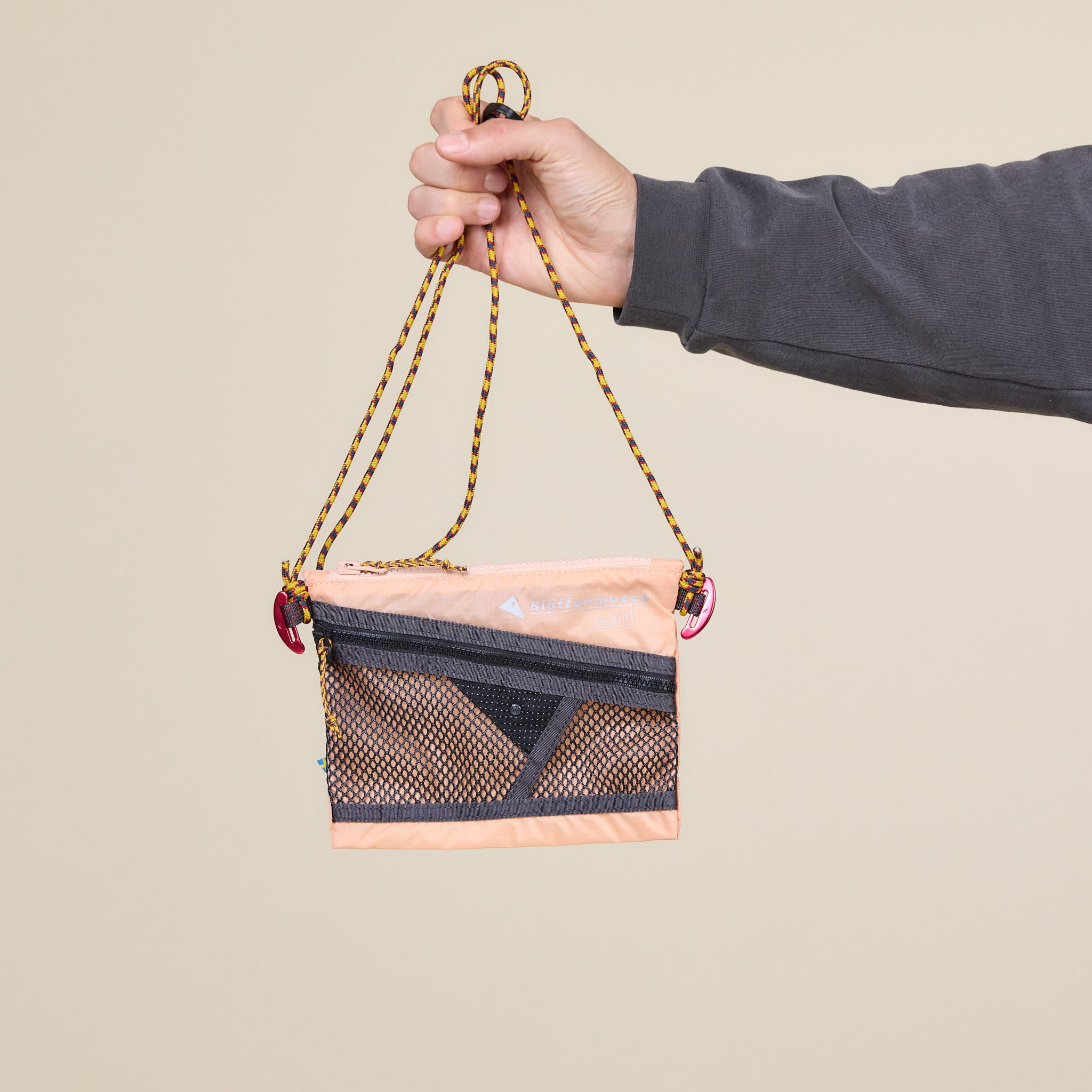 Klättermusen - Algir Accessory Bag Small - Salmon