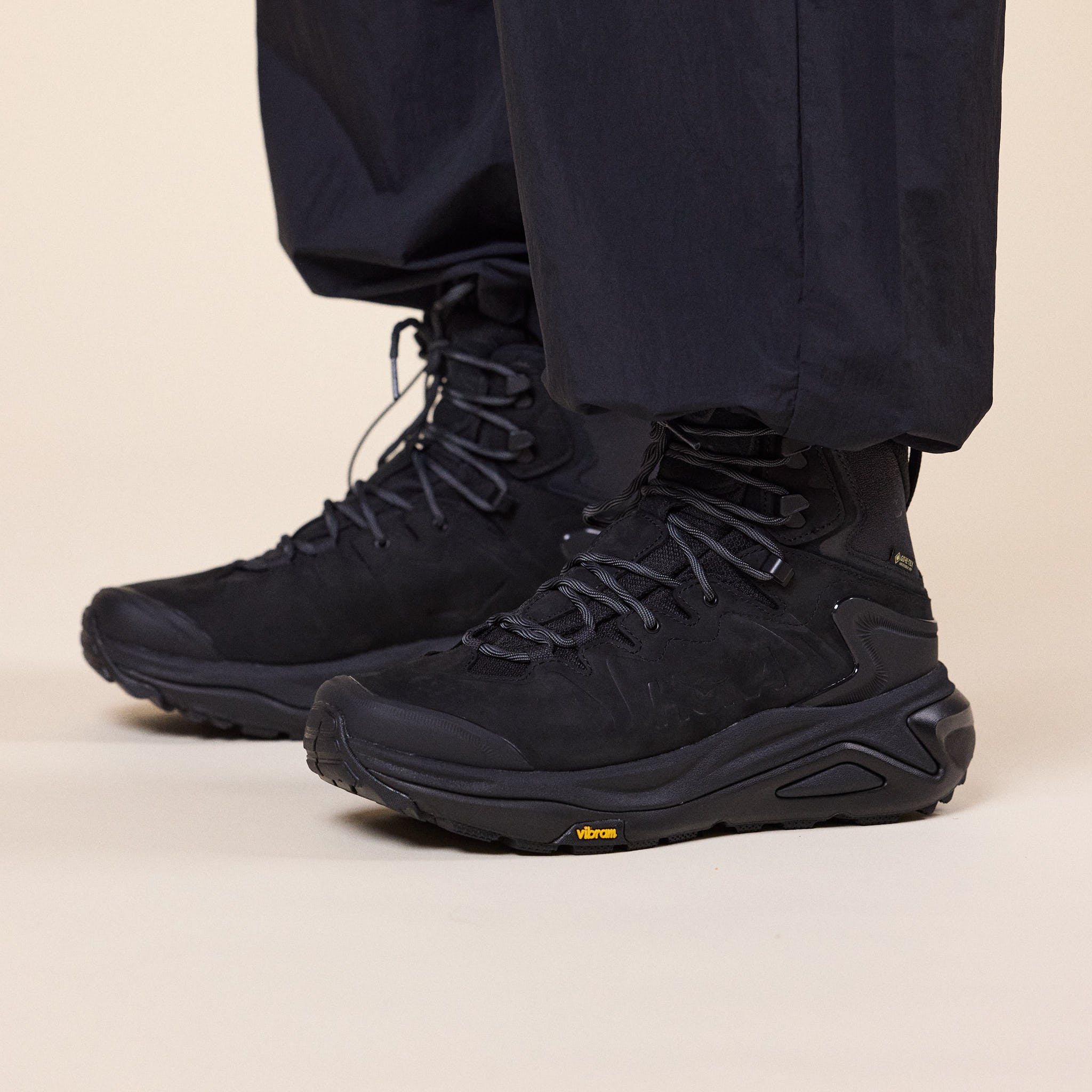 HOKA - Kaha 3 GORE-TEX Hiking Boots - Black / Black