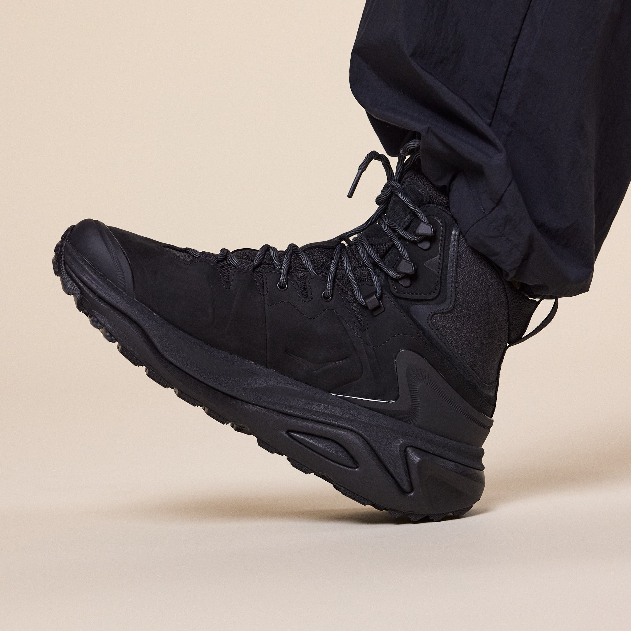 HOKA - Kaha 3 GORE-TEX Hiking Boots - Black / Black