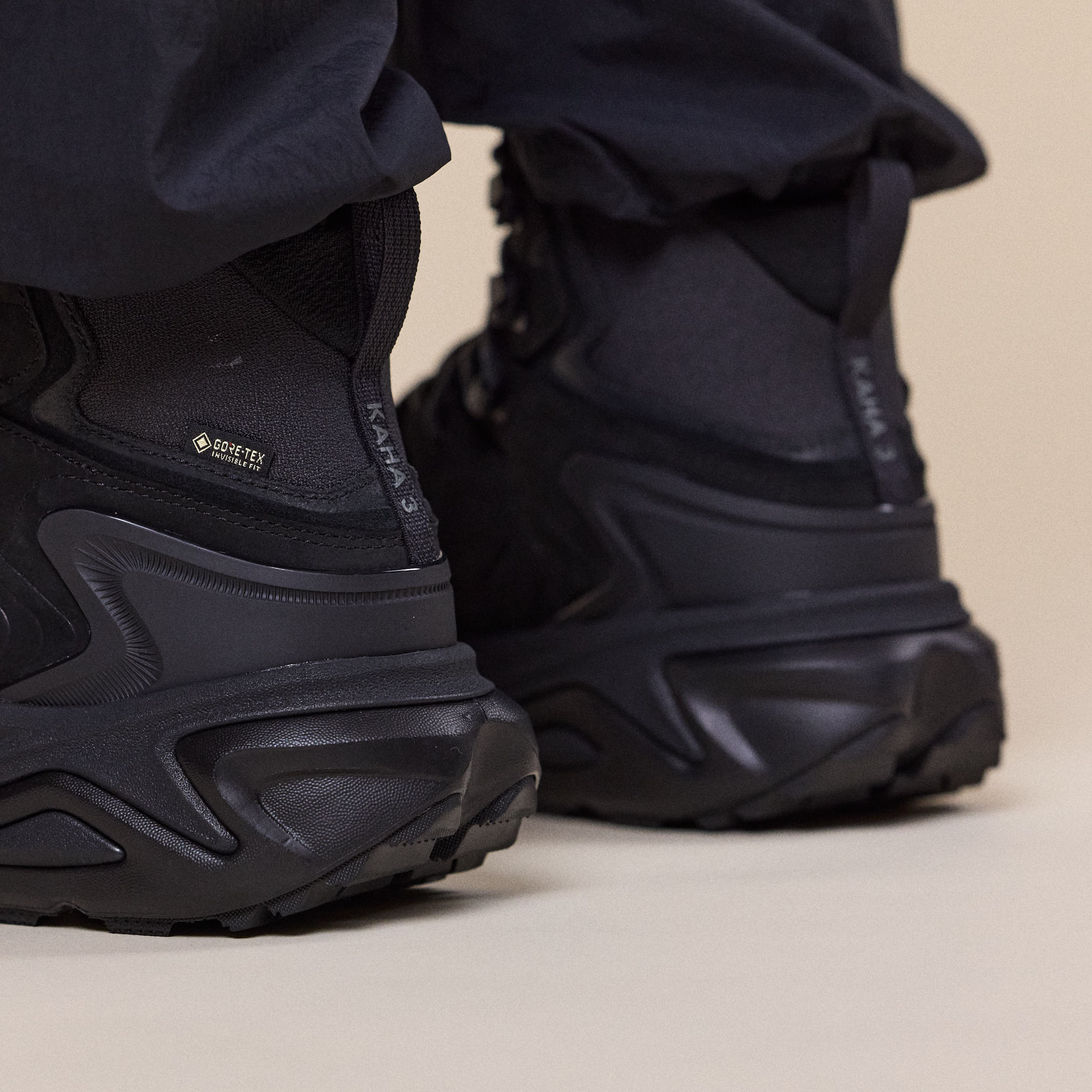HOKA - Kaha 3 GORE-TEX Hiking Boots - Black / Black