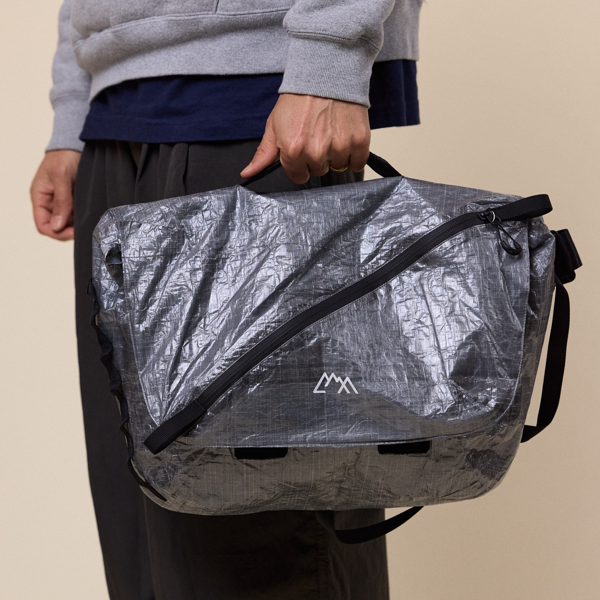 CMF Comfy Outdoor Garment - Messenger Bag Dyneema - Grey