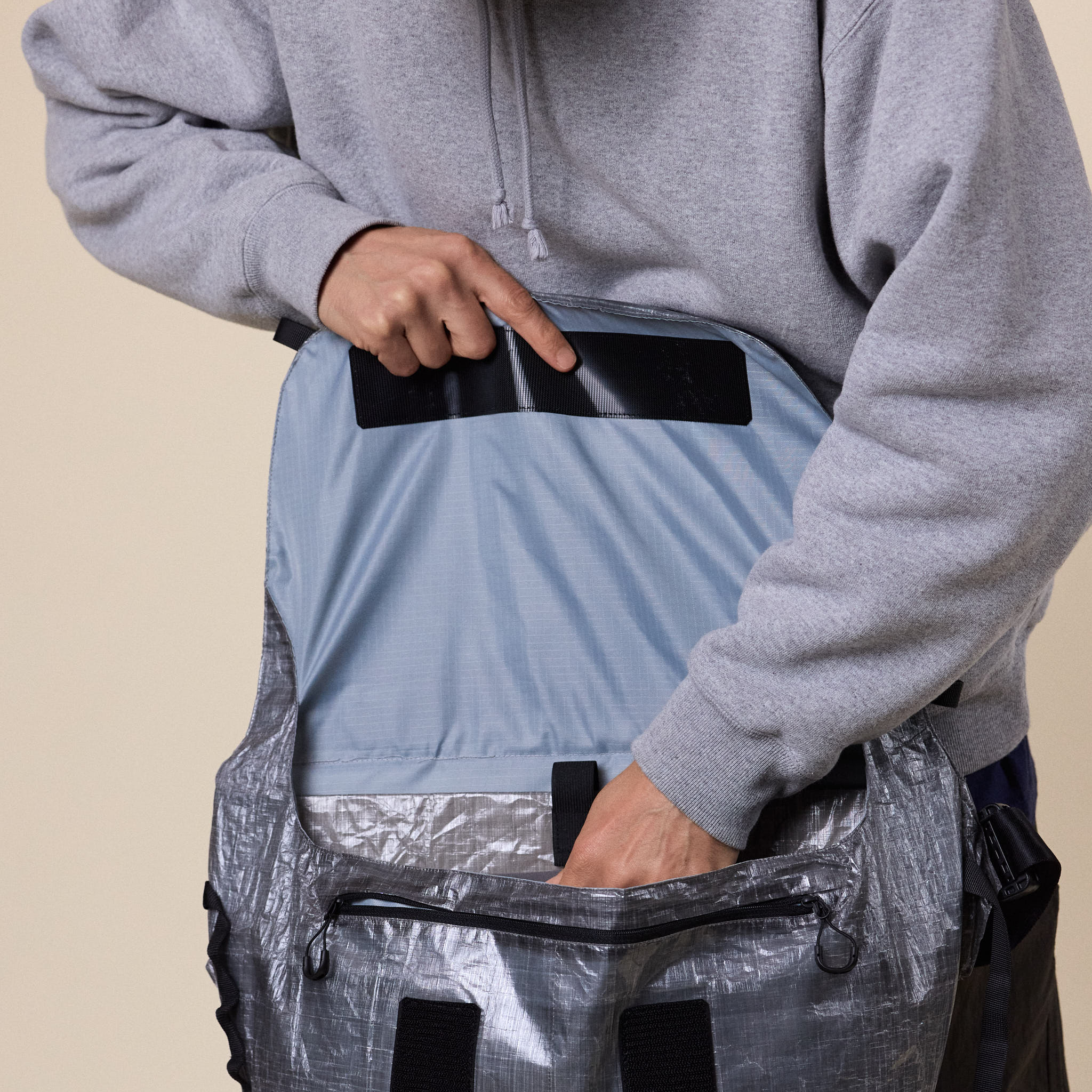 CMF Comfy Outdoor Garment - Messenger Bag Dyneema - Grey