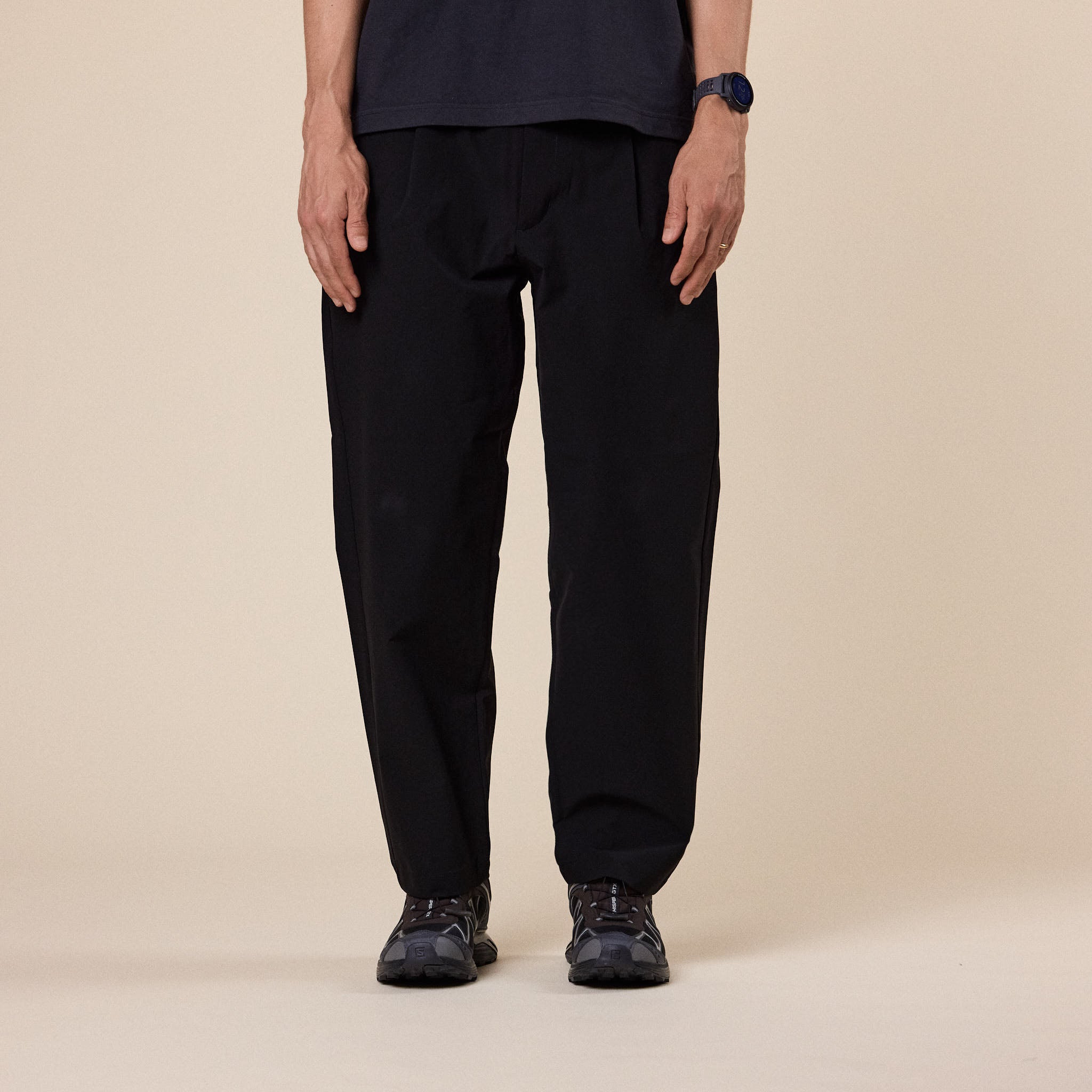 Goldwin - One Tuck Tapered Light Pants - Black