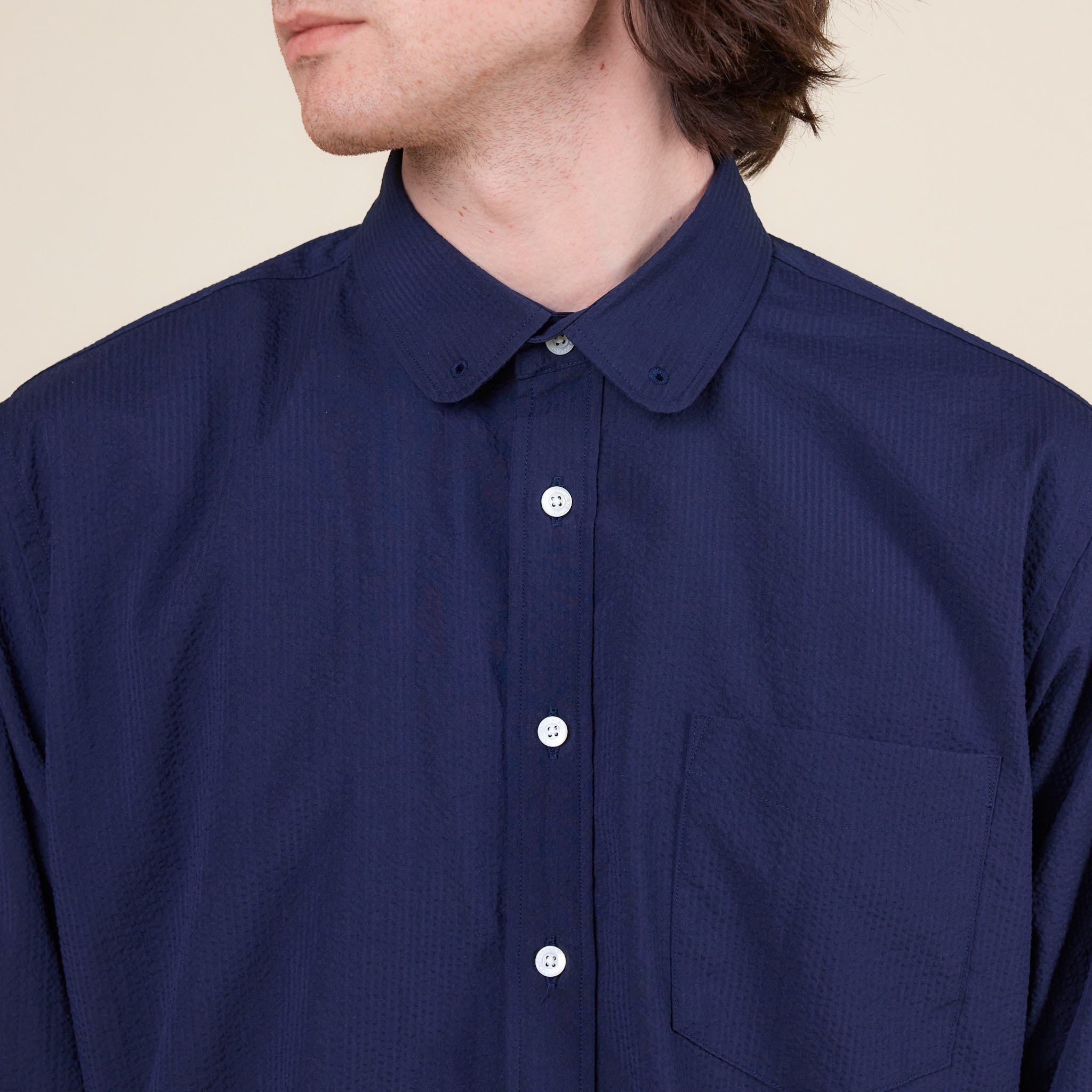 SO SHOP & HOSTEL NAKAMEGURO - Round Collar Seersucker Shirt - Navy Blue